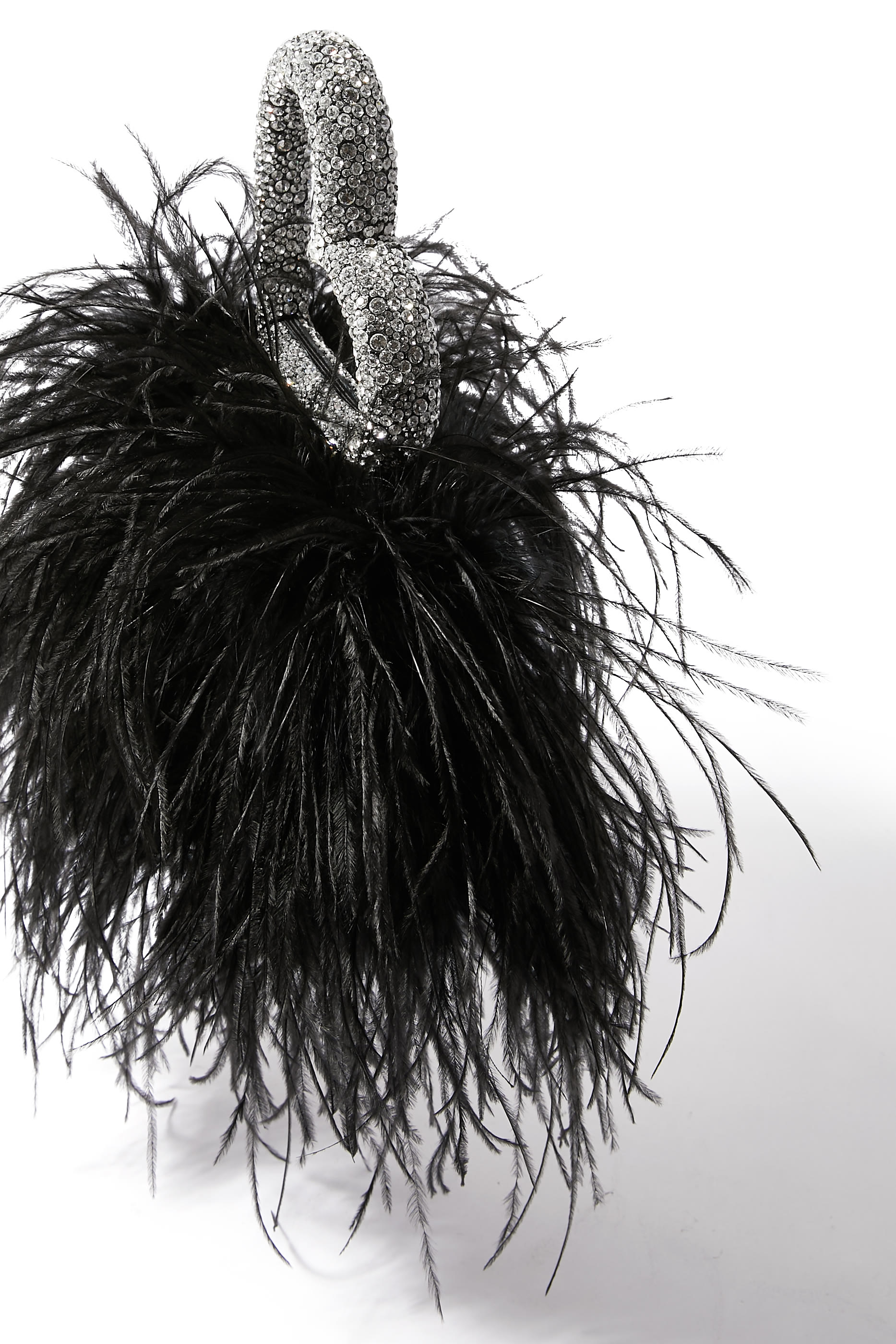 حقيبة صغيرة لوف مزينة بريش