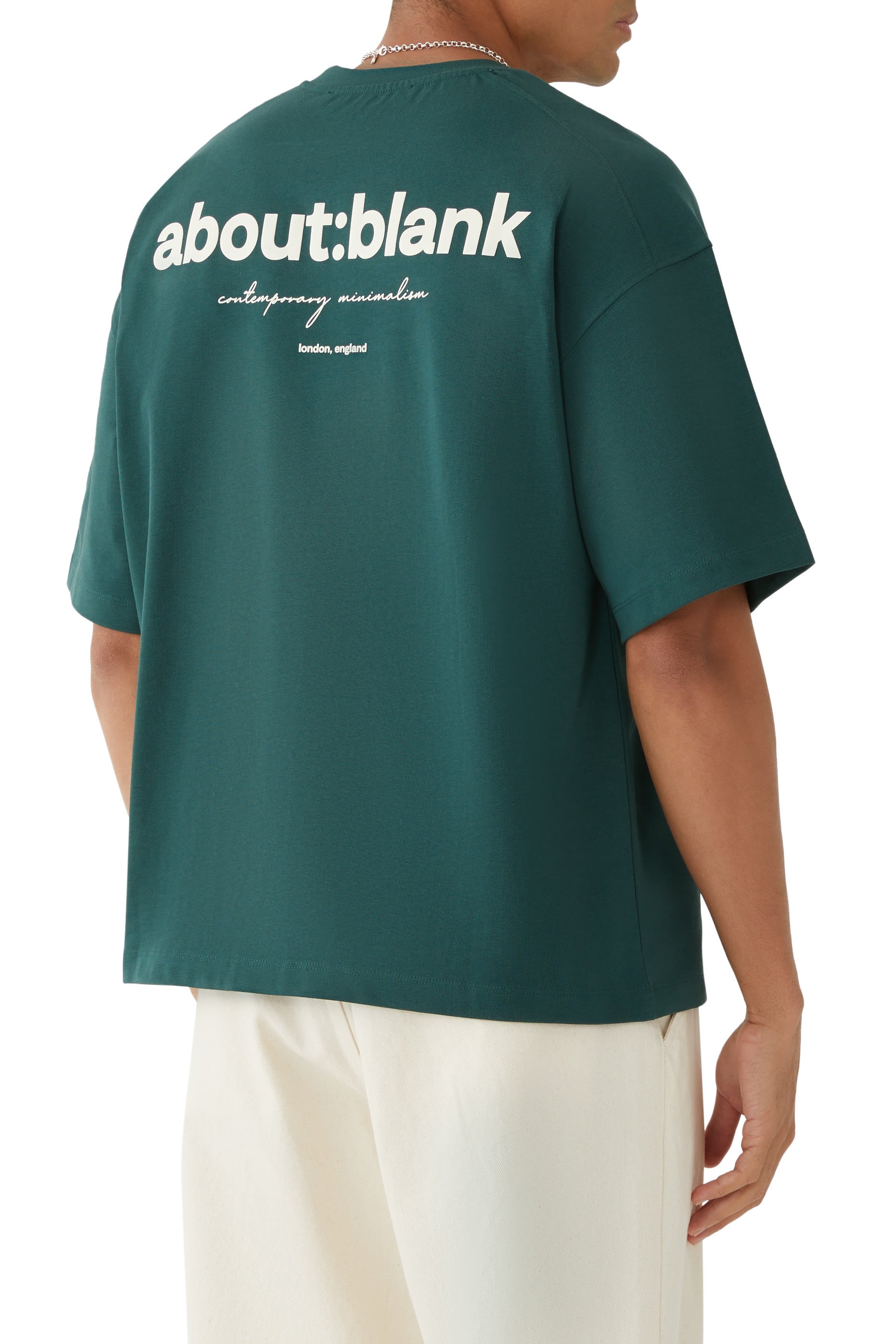 تيشيرت بقصة مربعة