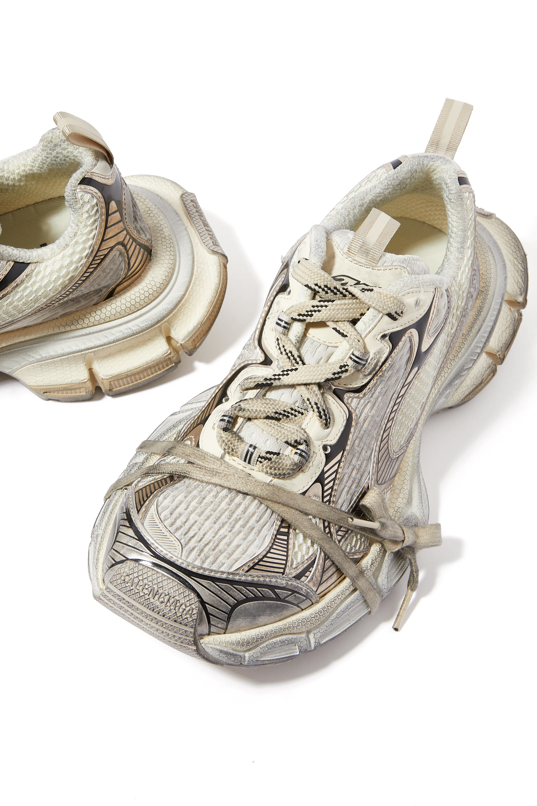 سنيكرز 3XL خالي من الجلد