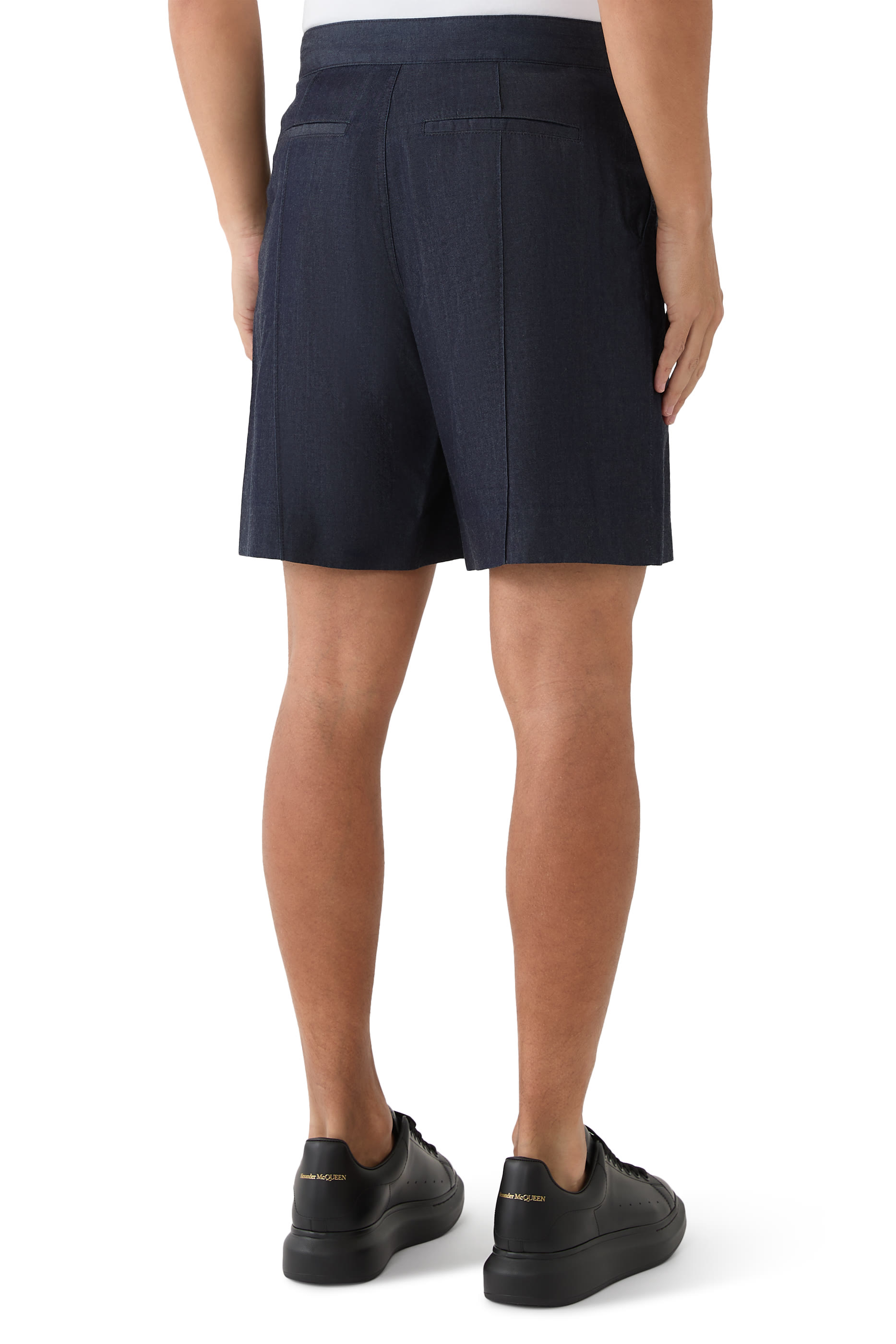 شورت بشعار الماركة دنيم