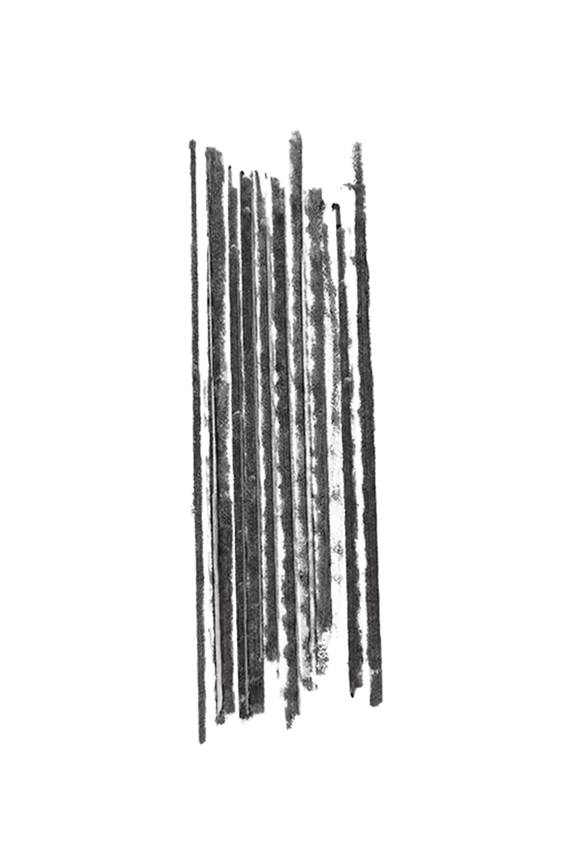 قلم حواجب يدوم طويلاً