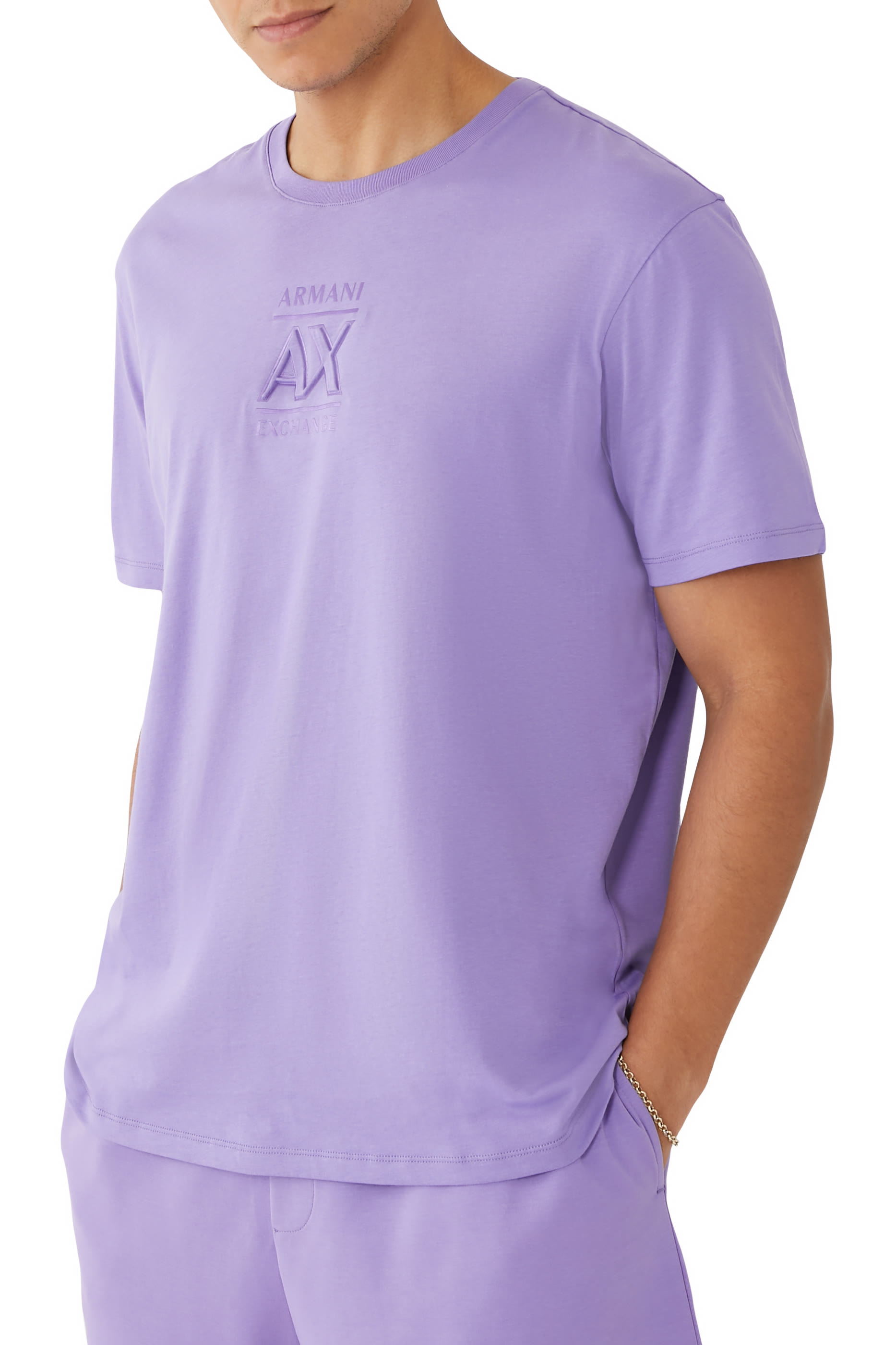 تيشيرت ميتا ناتشر بياقة ضيقة