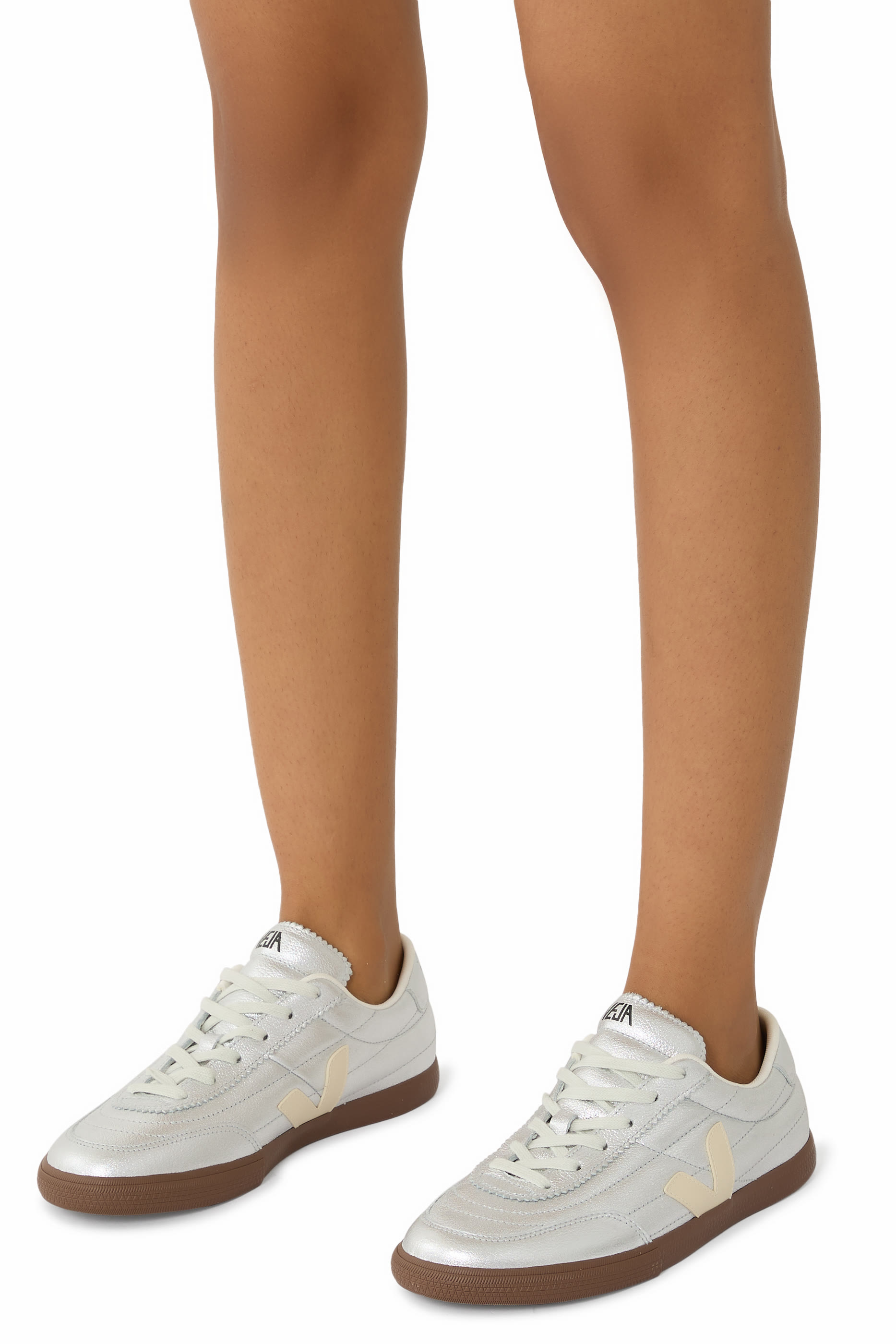 سنيكرز بانينكا جلد لامع