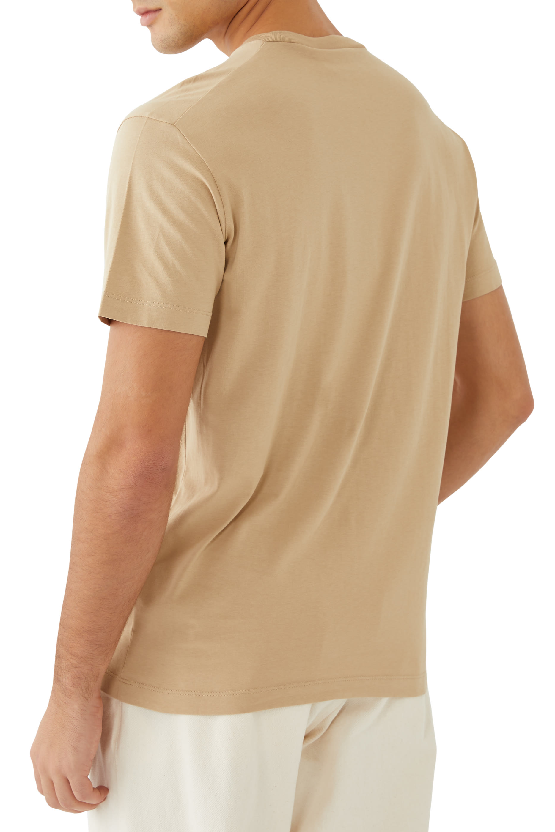 تيشيرت كول فيت بحلية بشعار الماركة