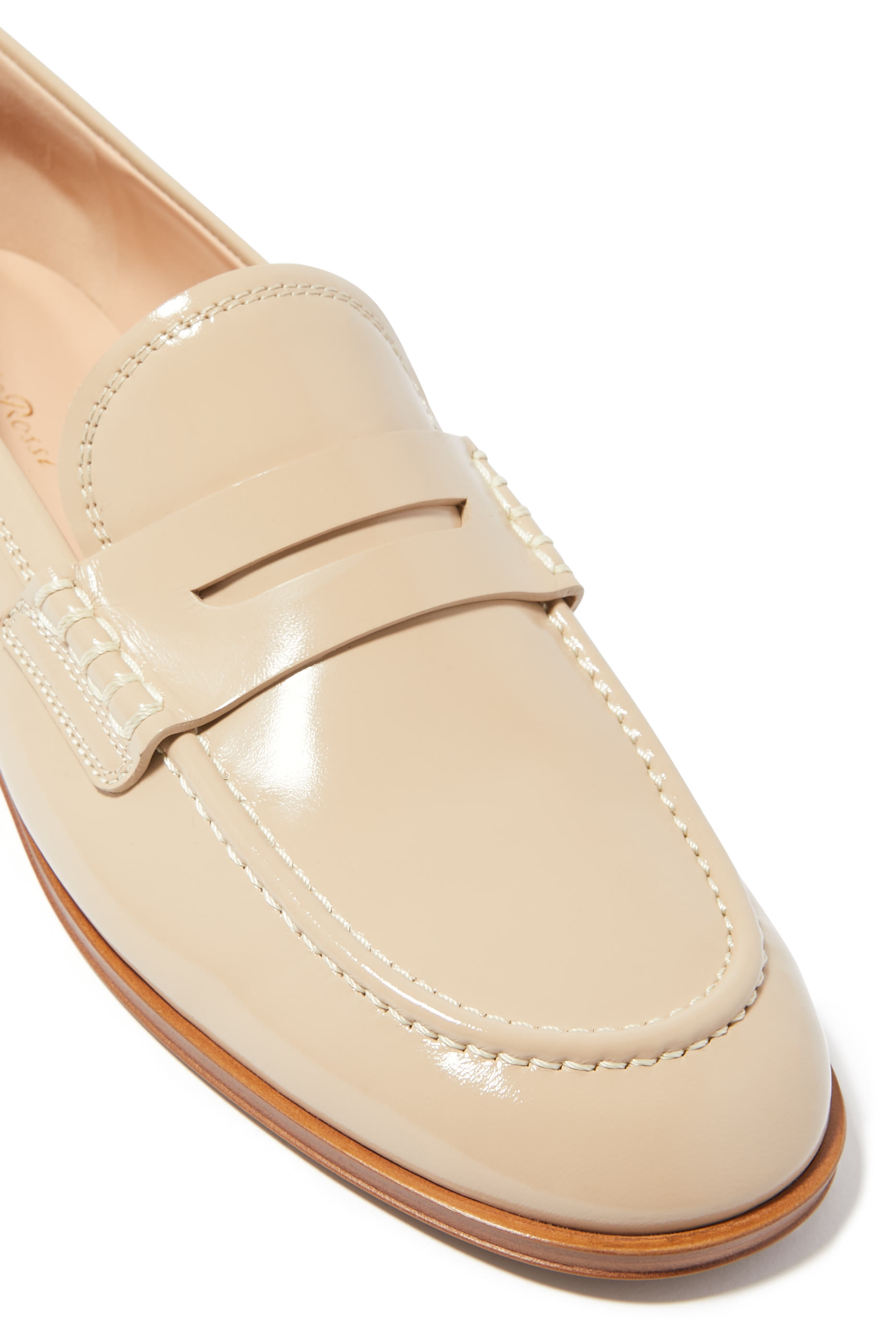 حذاء جورجي نوي 15 سهل الارتداء