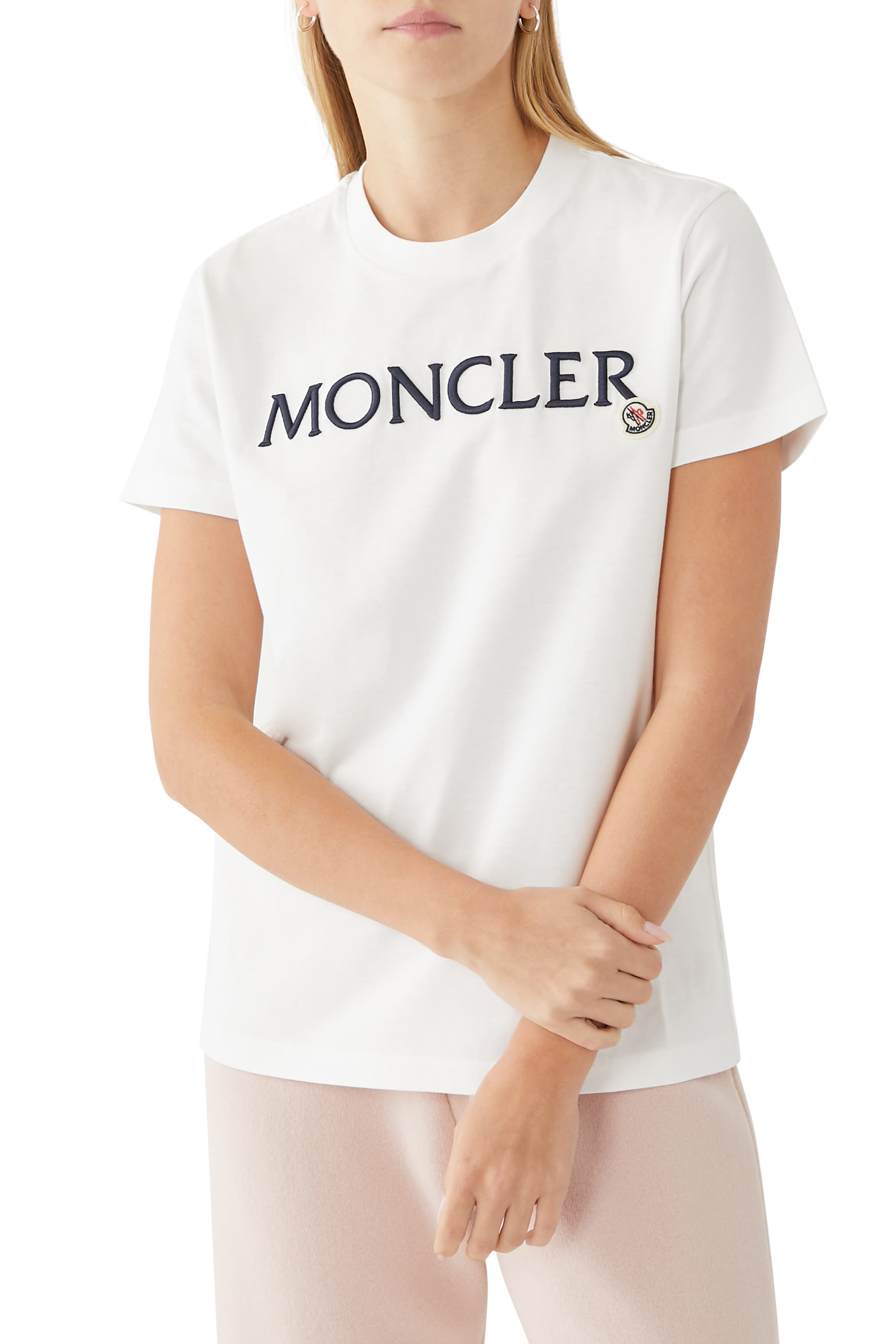 تيشيرت مطرز بشعار الماركة