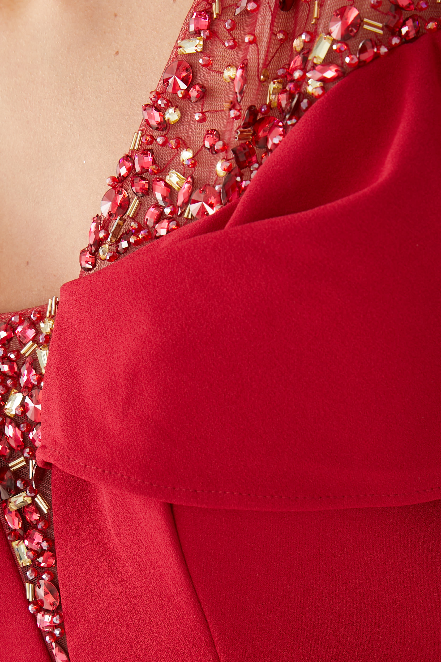 فستان سهرة بكاب