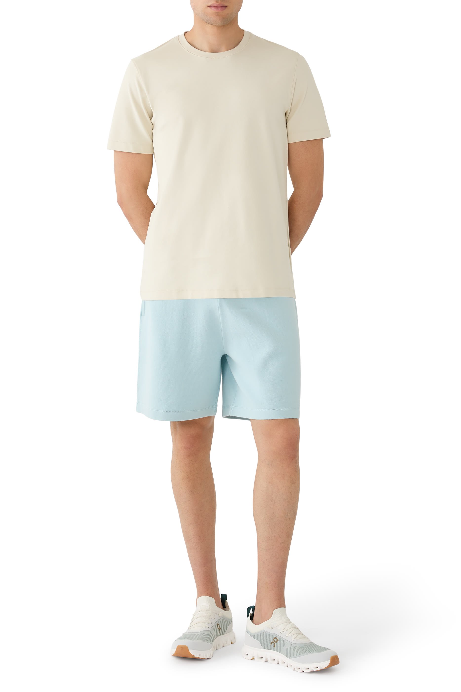 سنيكرز كلاود 6 فيرسا