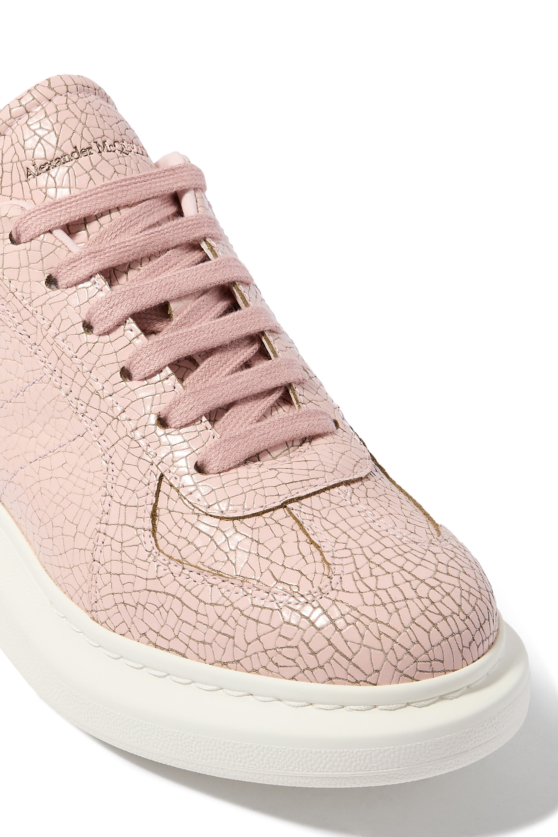 سنيكرز ريترو بنعل سميك