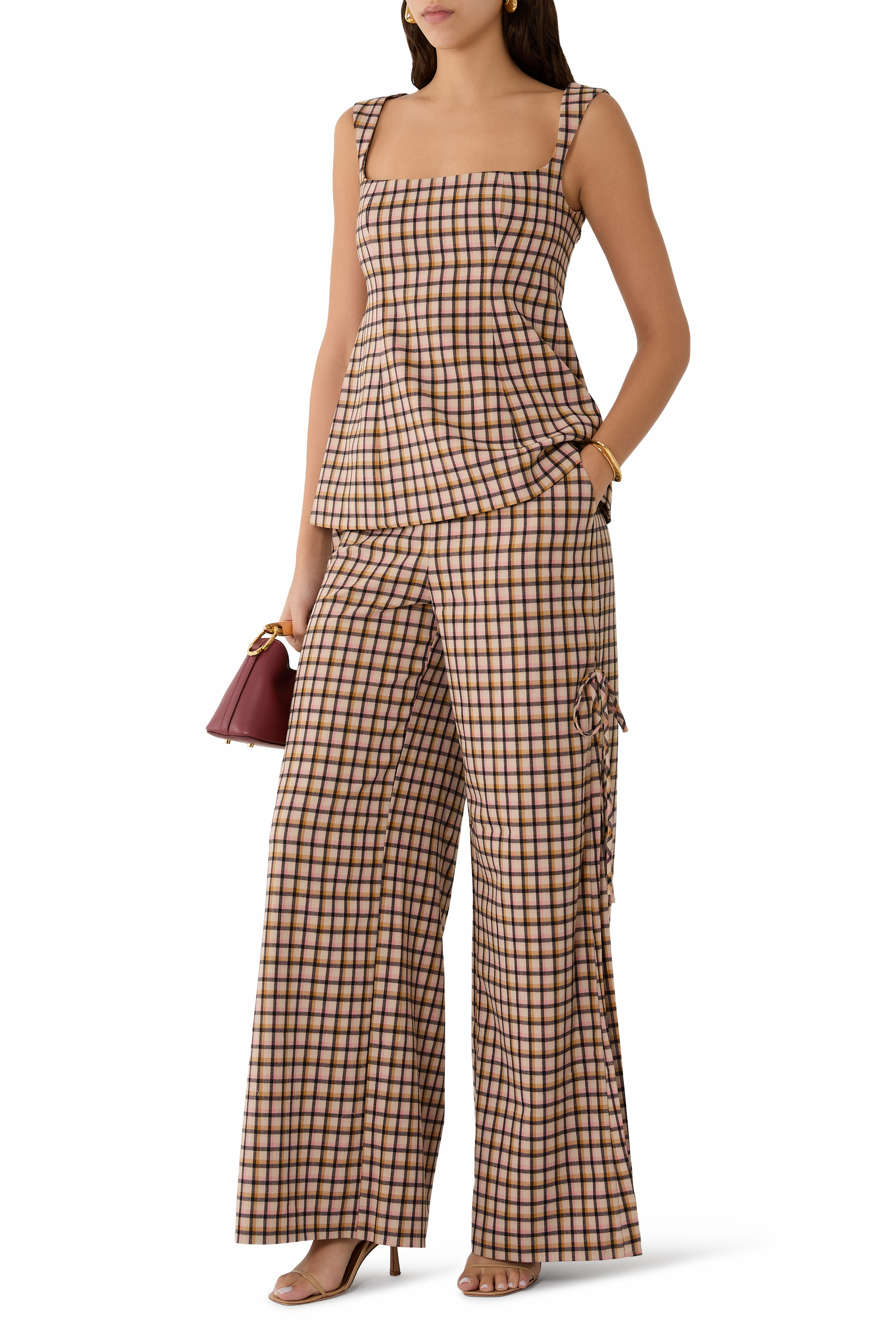 بنطال كارلوس بأربطة جانبية