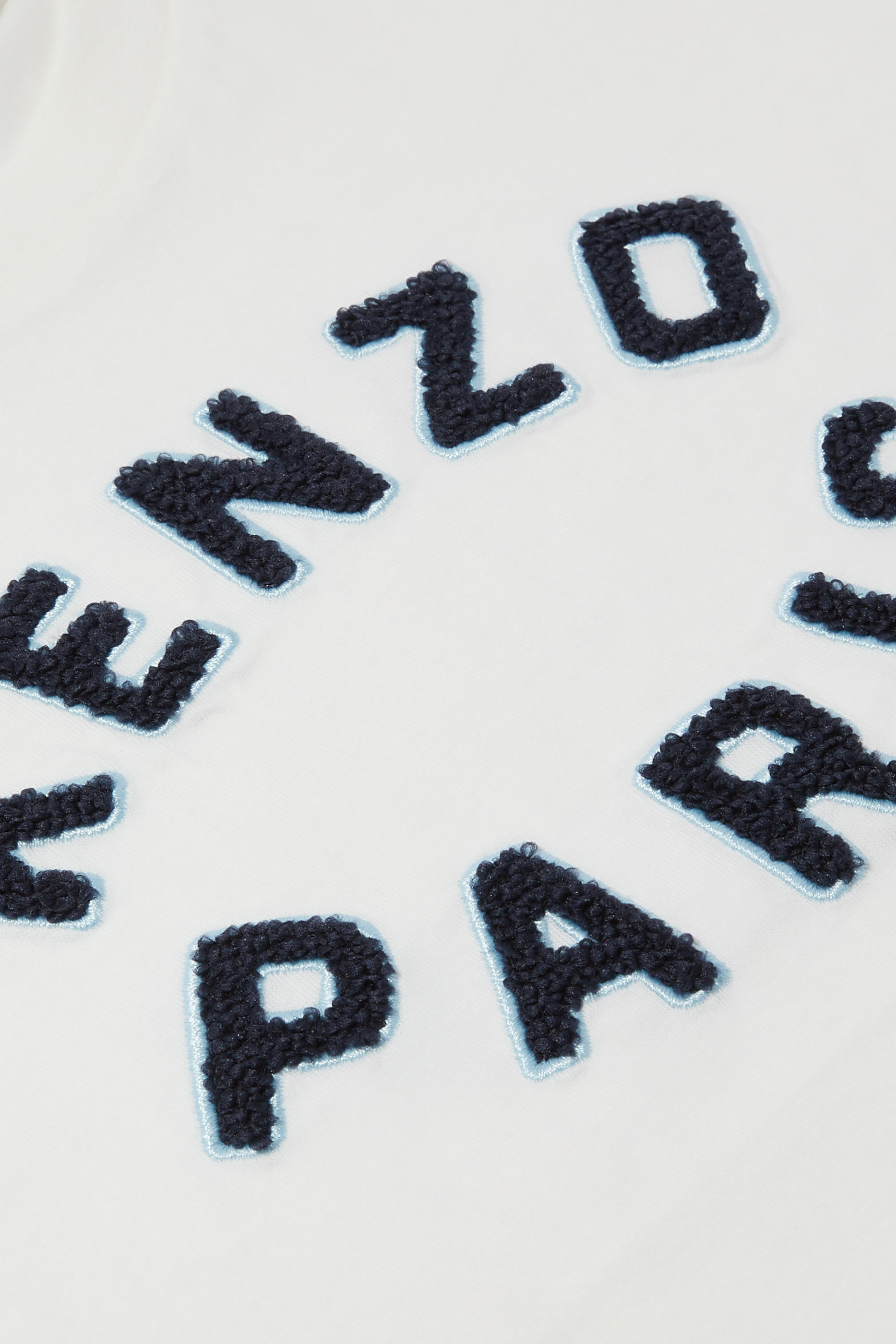 تيشيرت بشعار الماركة للأطفال