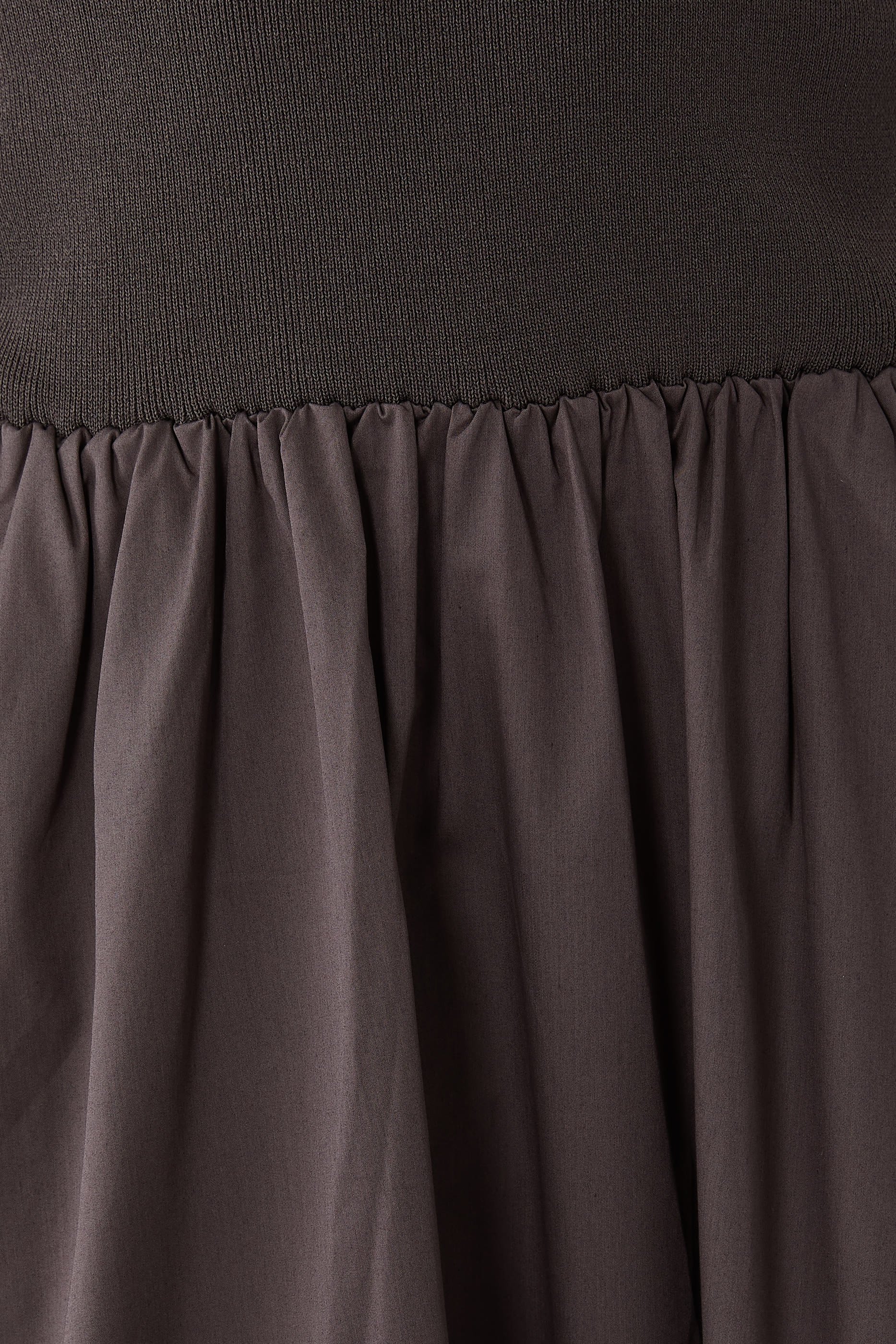 فستان برباط حول الرقبة مزين بكشكش