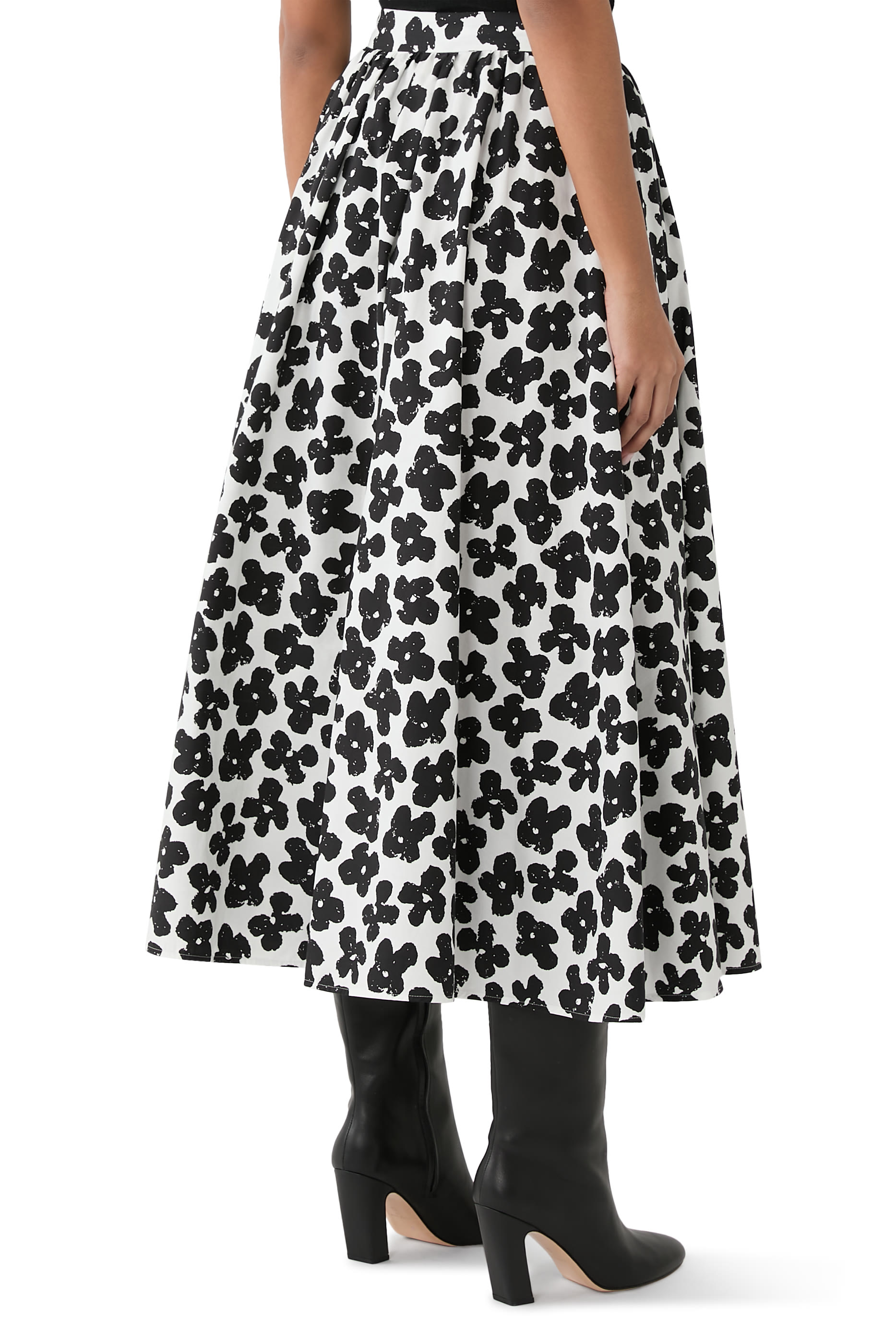 تنورة متوسطة الطول بتصميم منفوخ وقصة واسعة مع نقشة زهور