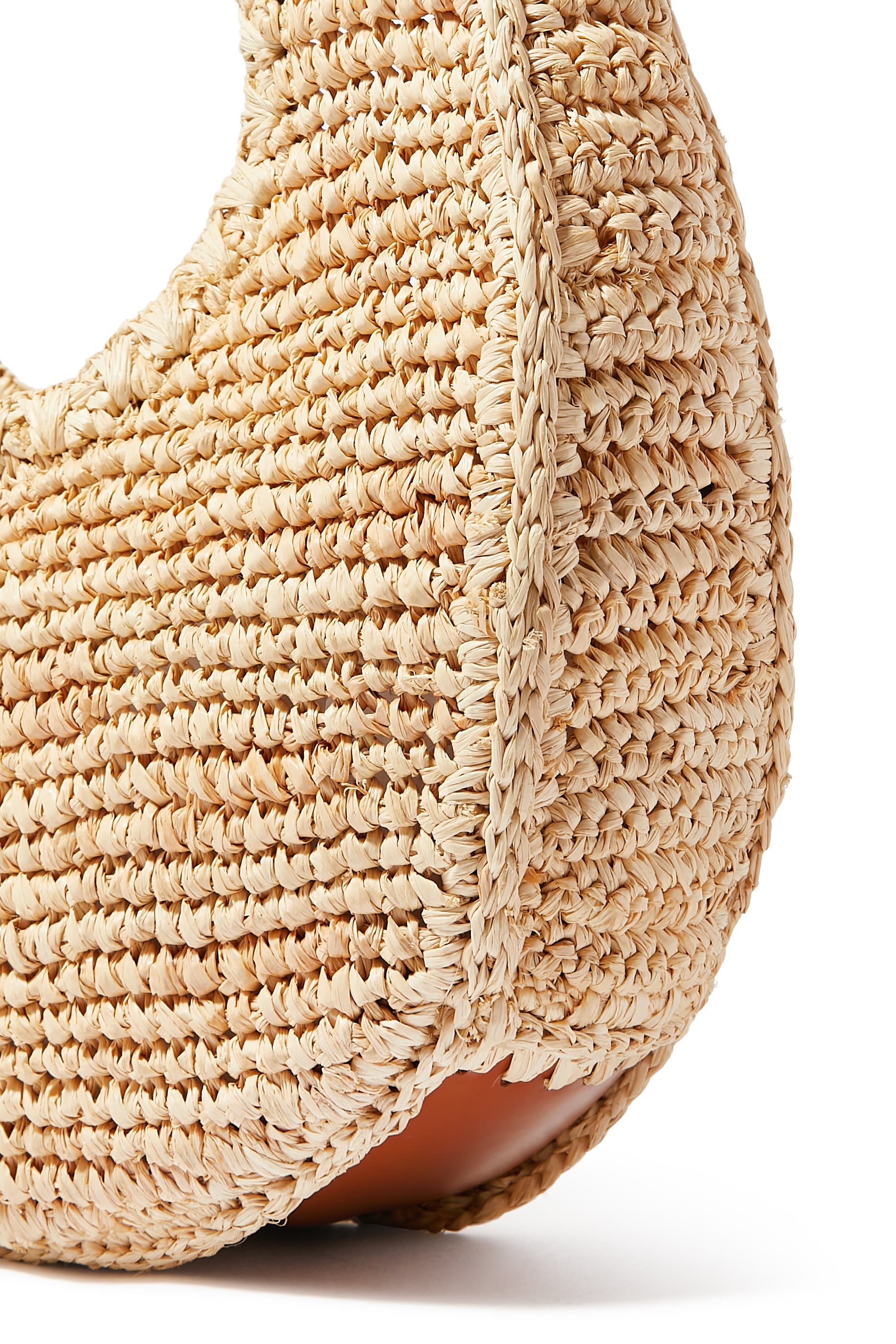 حقيبة يد بتصميم هلال خوص