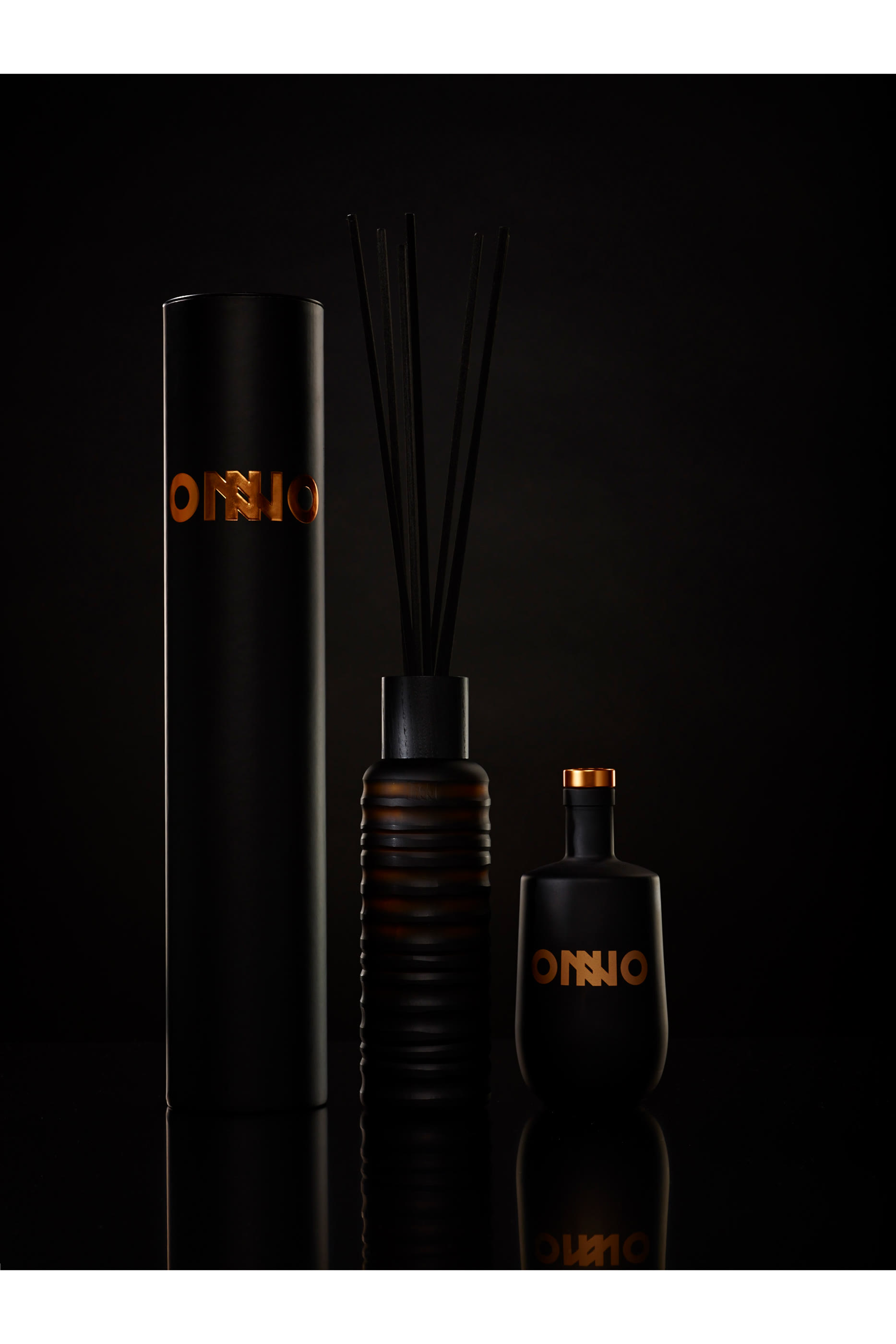 موزع عطر زنزبار بنقشات دائرية