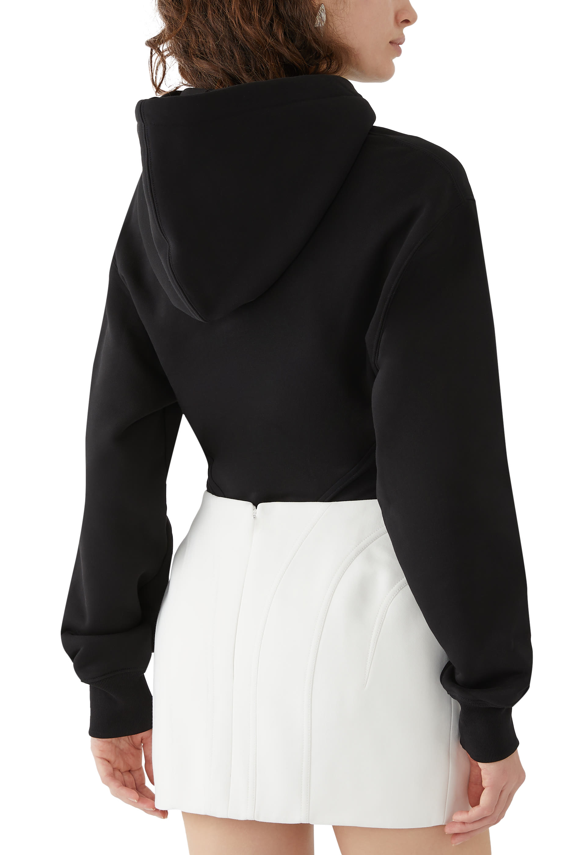 بودي سوت بتصميم هودي