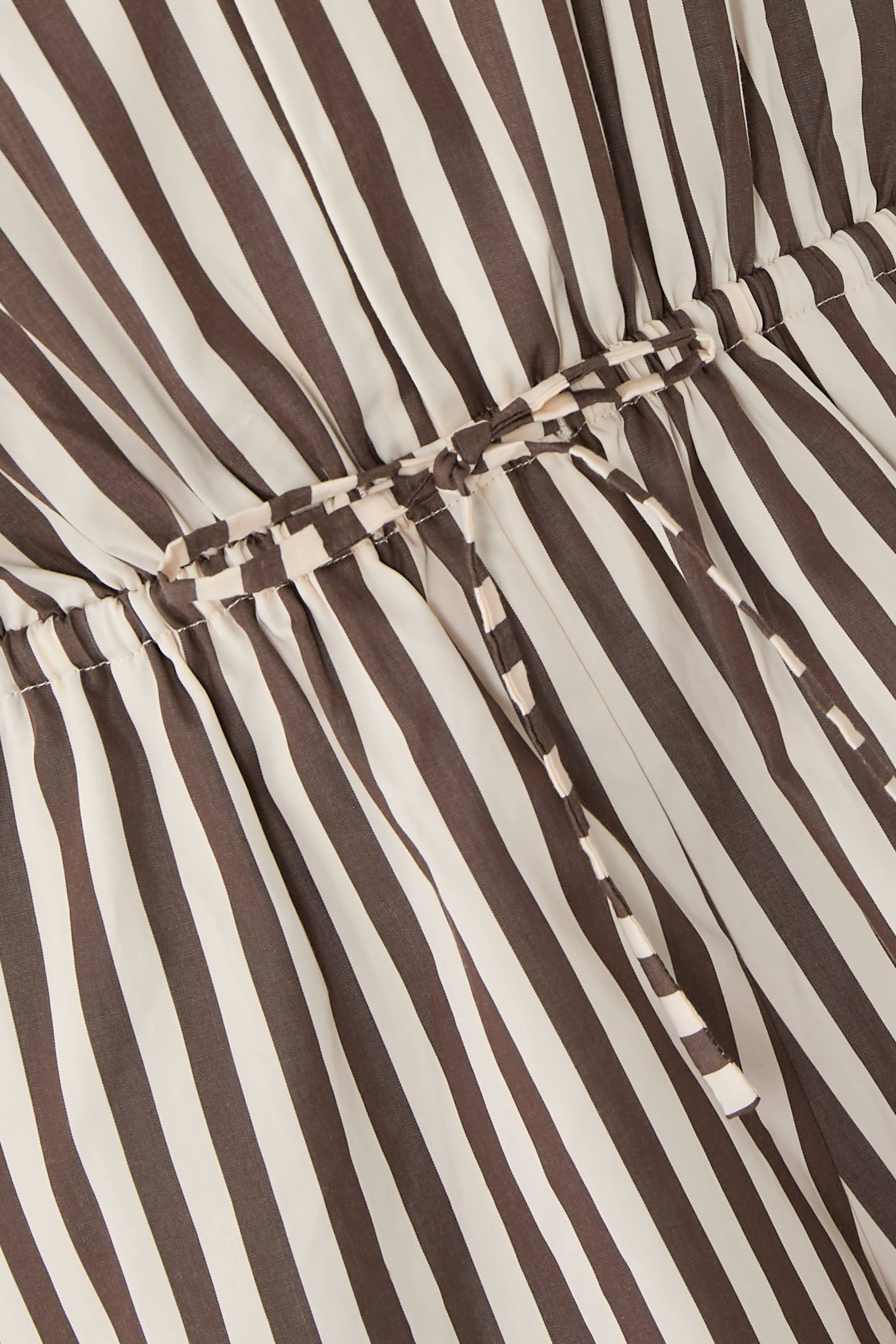 بلاي سوت أكسل قصير