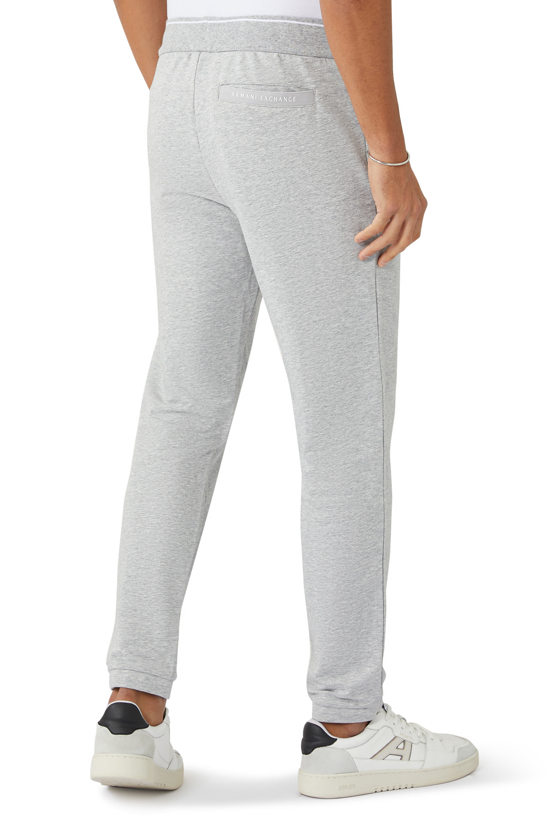 بنطال رياضي بطبعة شعار الماركة