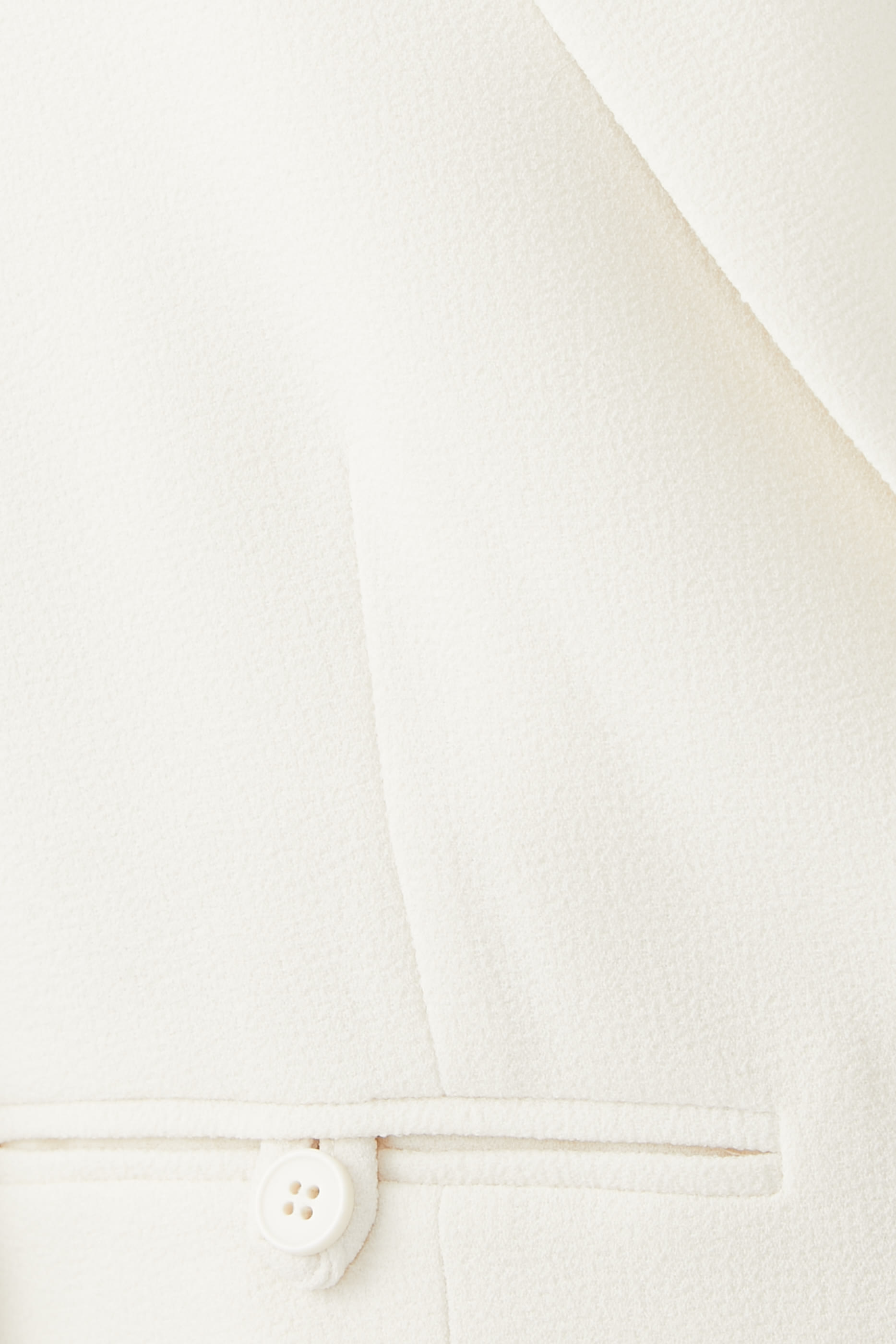 بليزر أمورا قصير