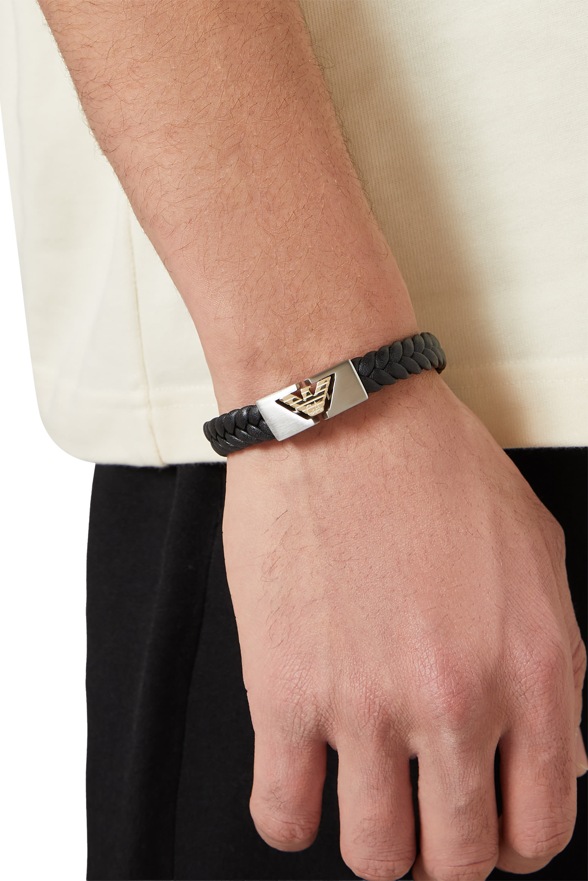 سوار بشعار الماركة