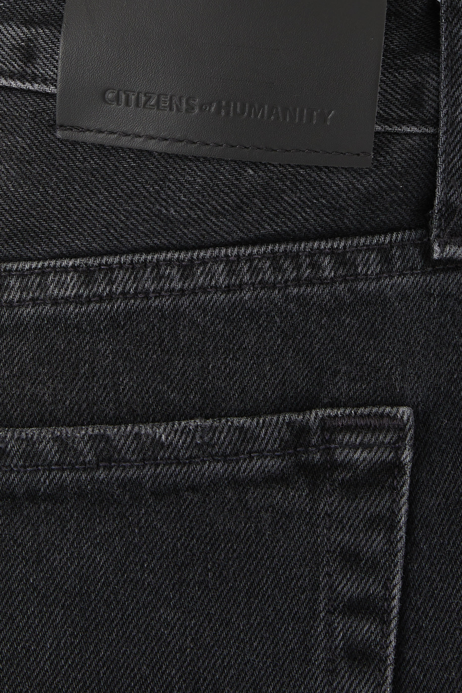 بنطال جينز ميرو بقصة مريحة