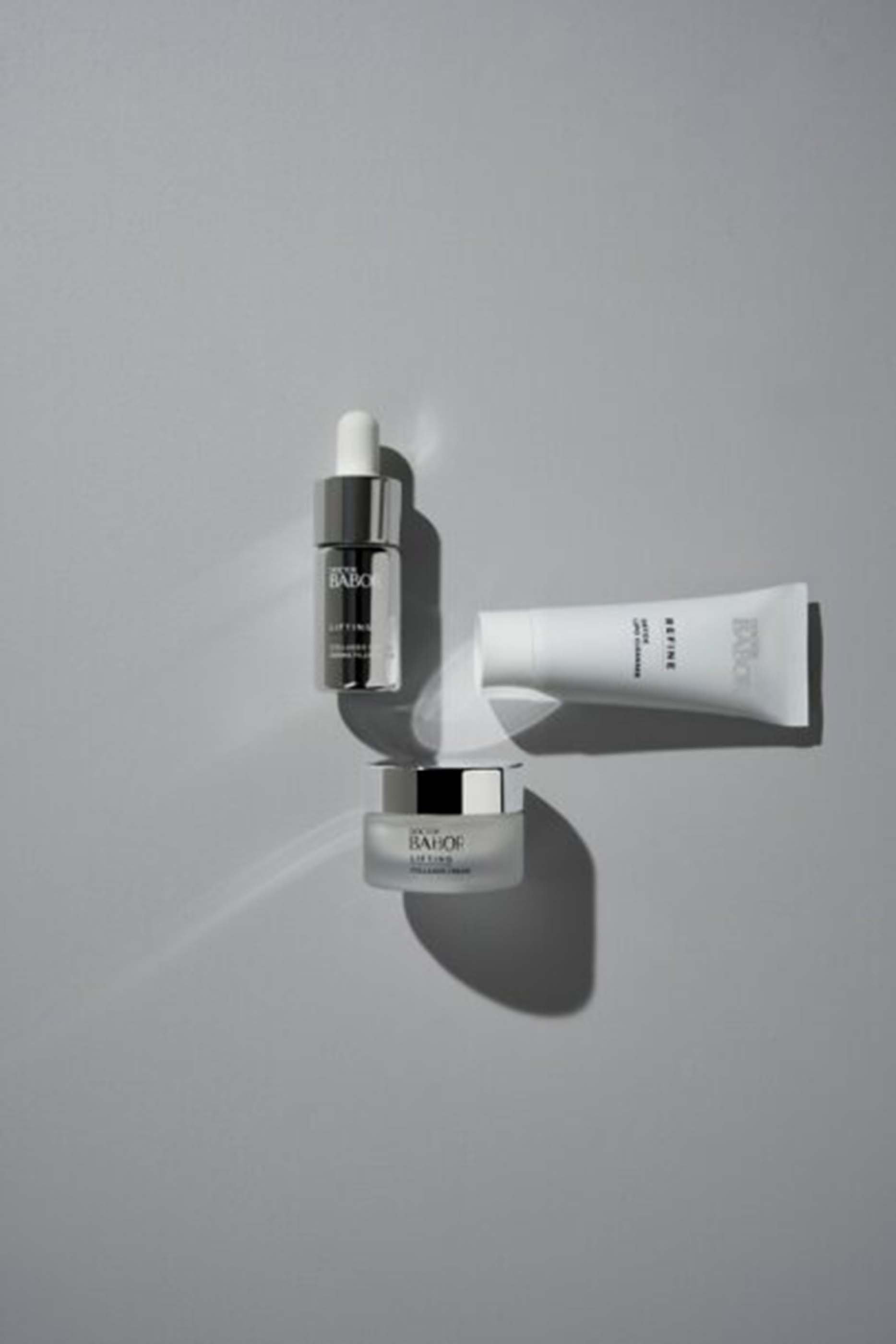 مجموعة ليفتينغ كولاجين فيرم اند بلمب روتين