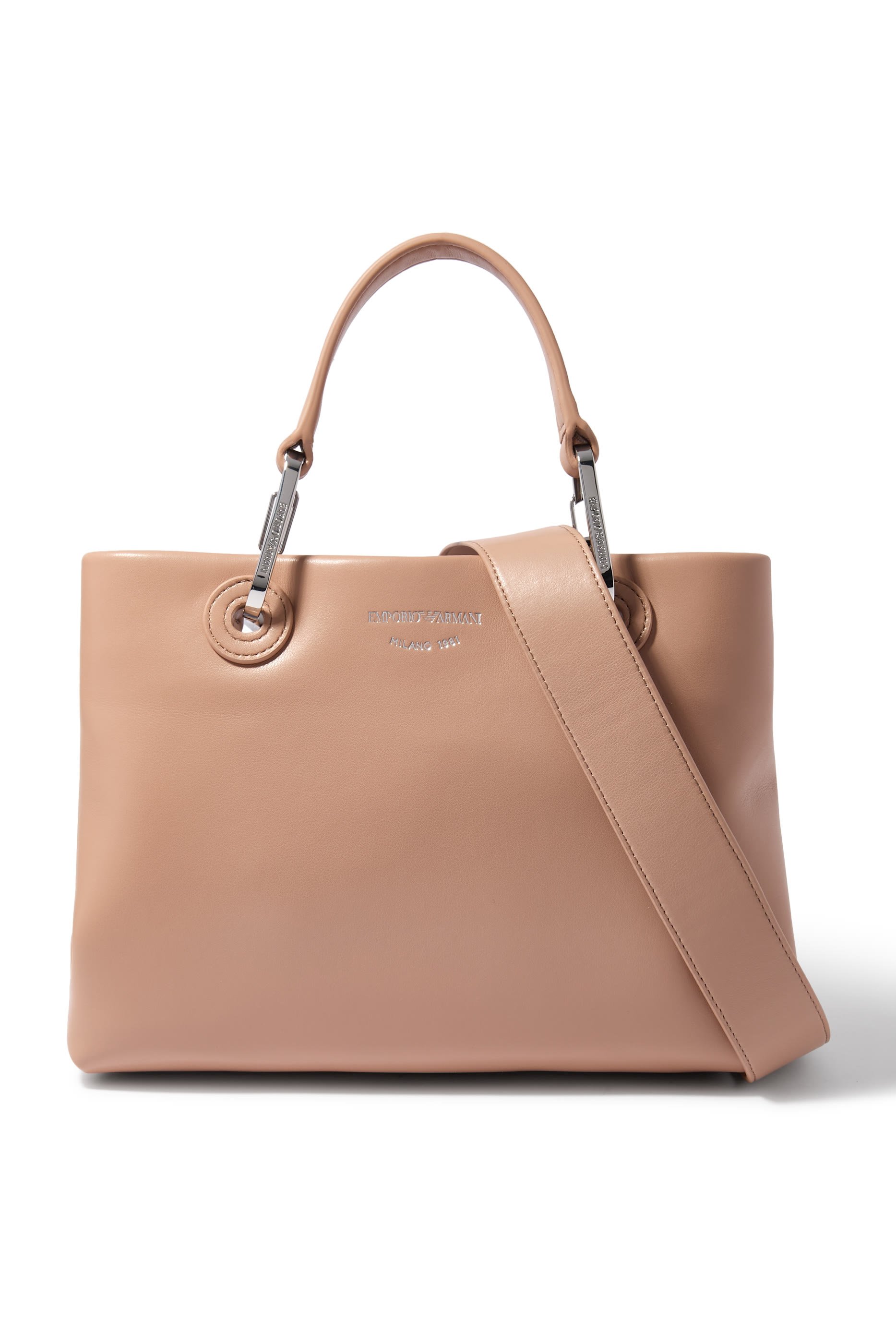 حقيبة يد بشعار الماركة