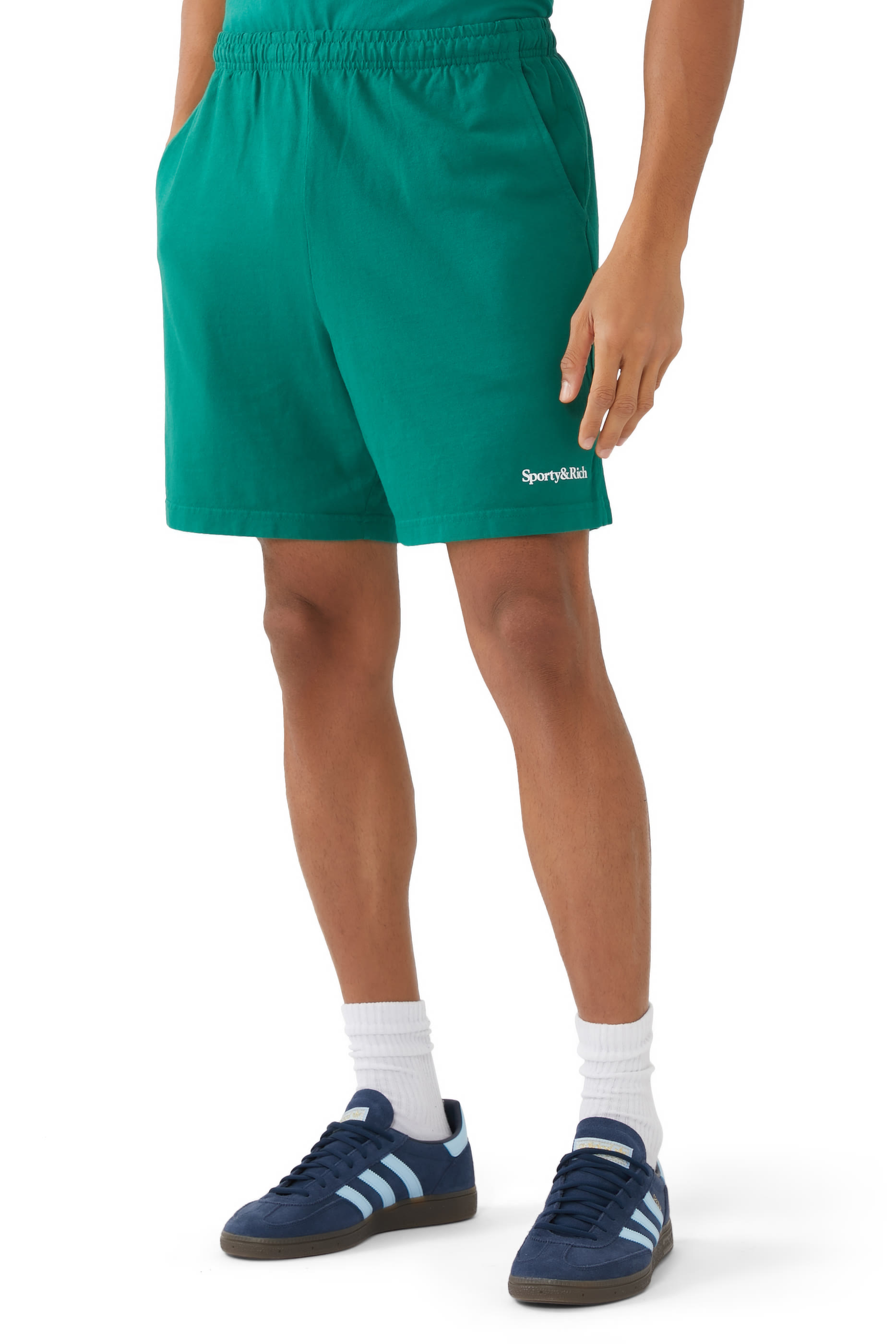 شورت رياضي بشعار الماركة