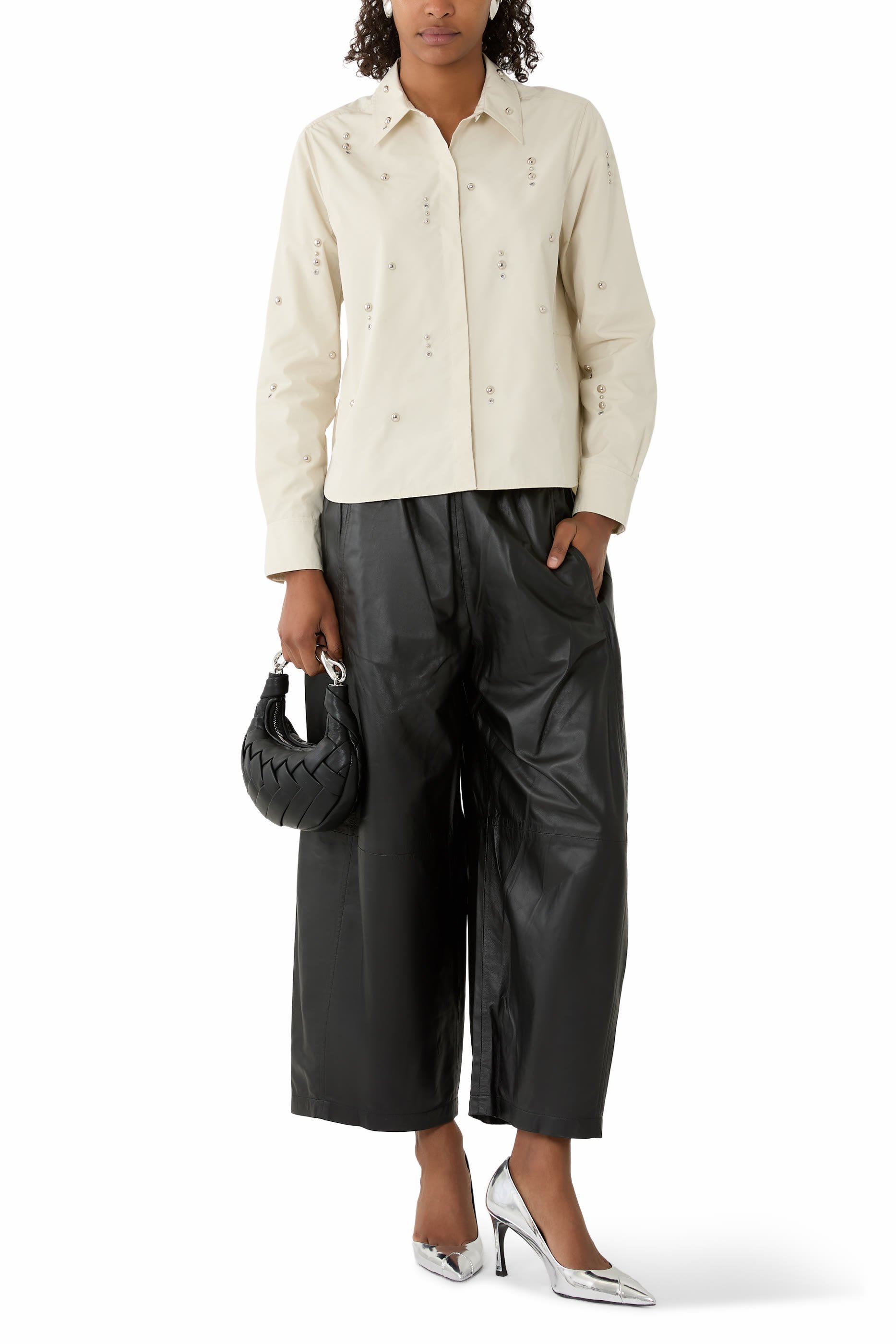 قميص مزين بحلي