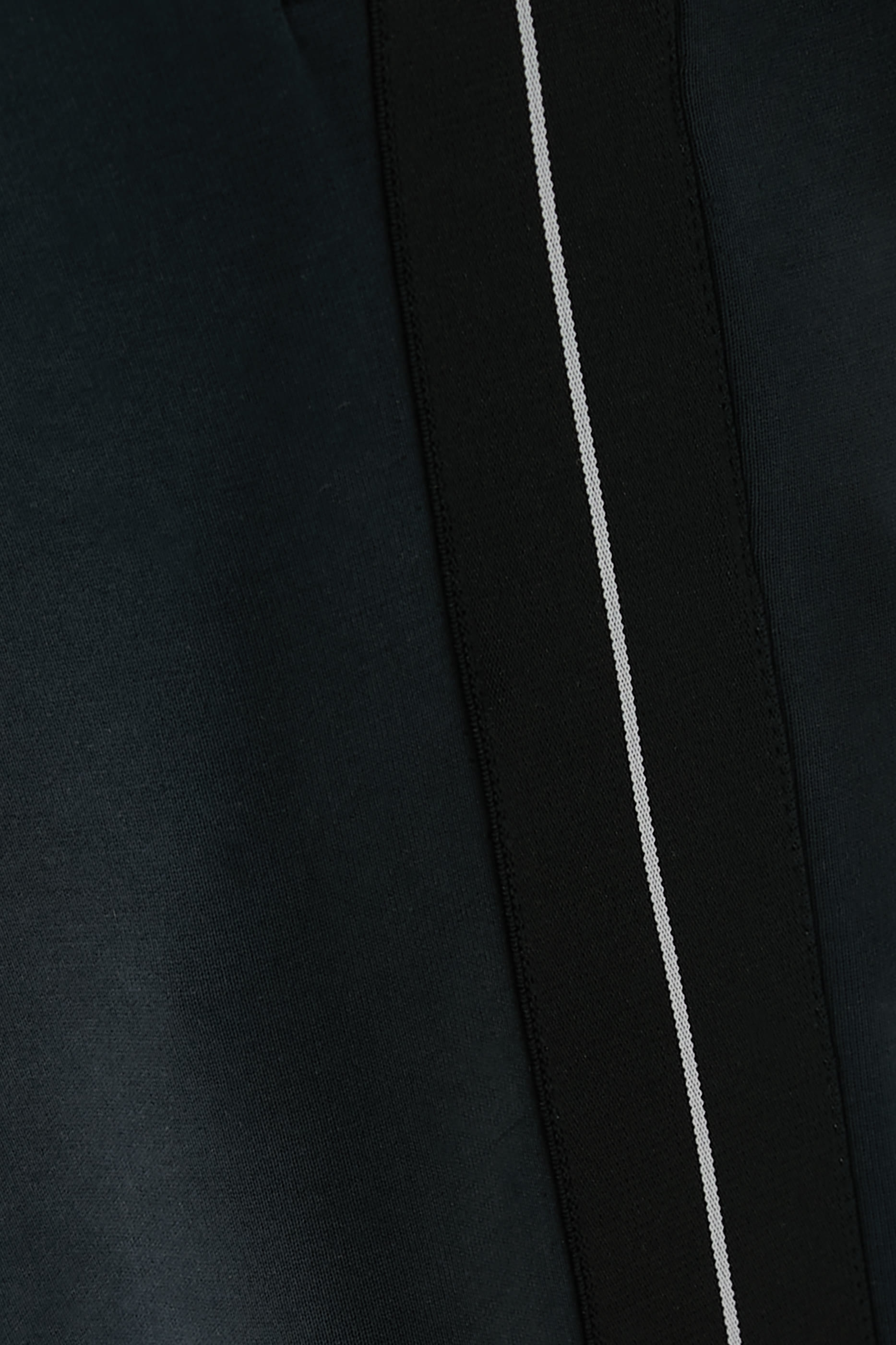 بنطال سيريز بقصة ساق واسعة بشعار الماركة مزيج مودال مطاطي