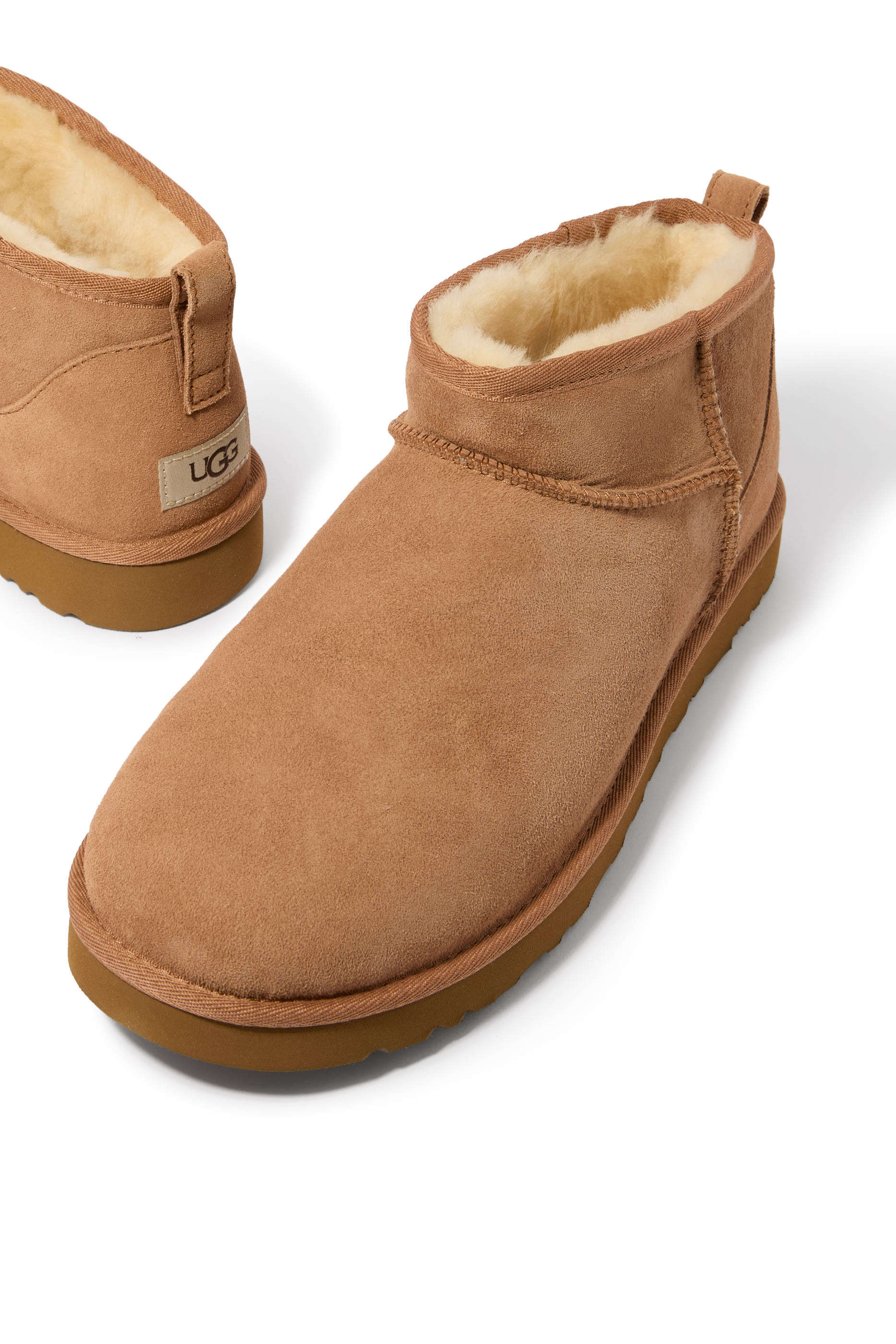 بوت كلاسيك قصير للغاية أسفل الكاحل