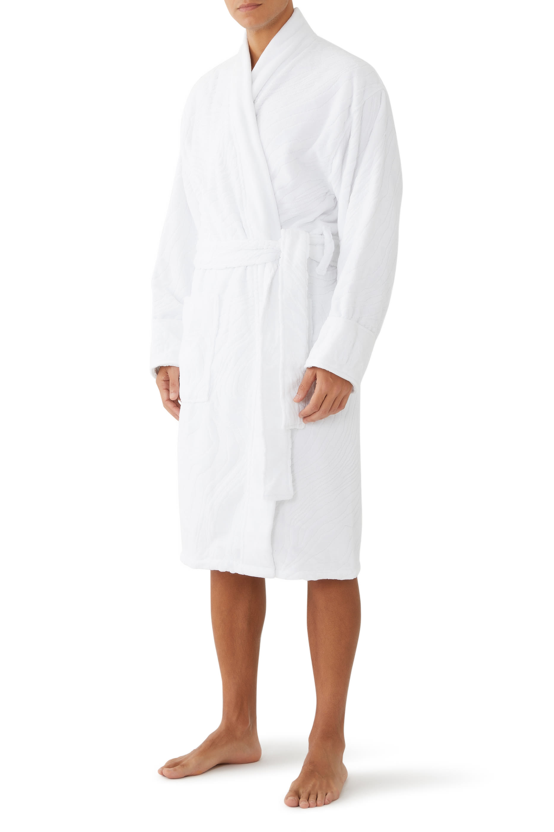 روب حمام  بتصميم كيمونو بشعار الماركة المرصع بالكريستال