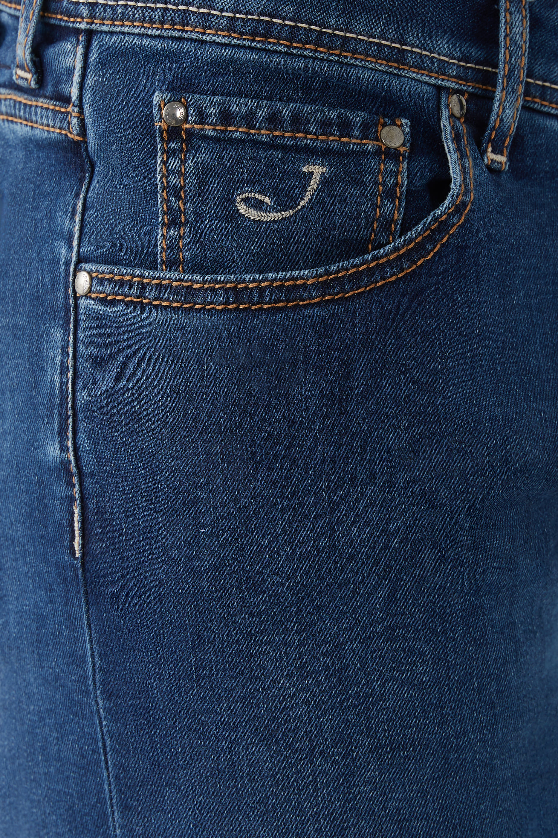 بنطال نيك بقصة ضيقة وخمسة جيوب