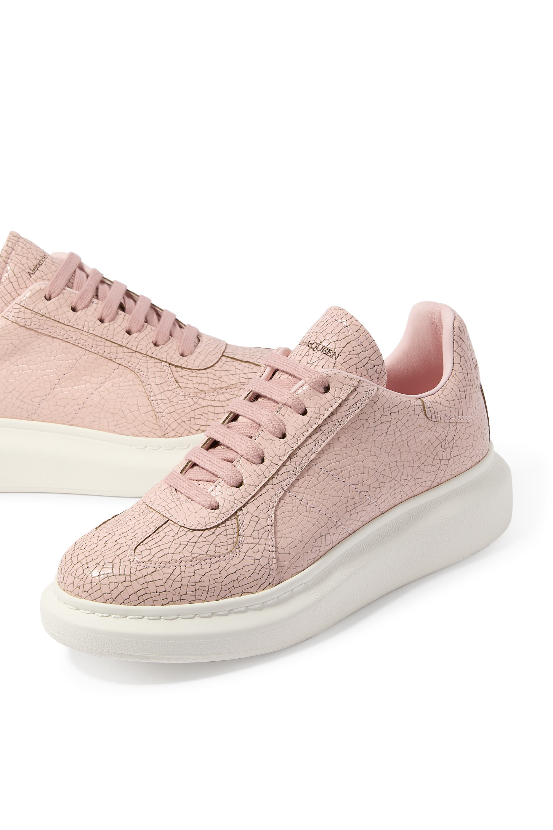 سنيكرز ريترو بنعل سميك