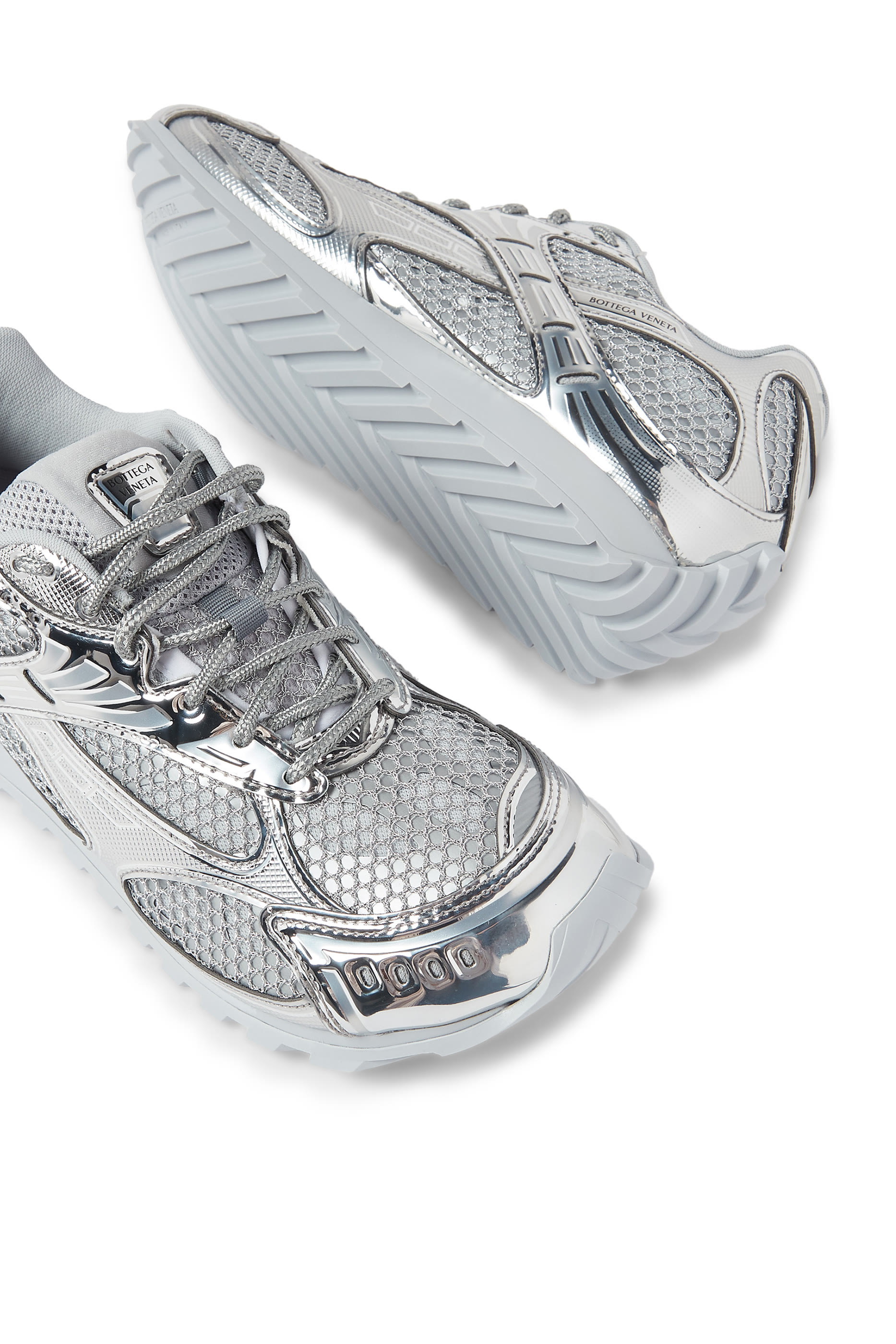 سنيكرز اوربيت