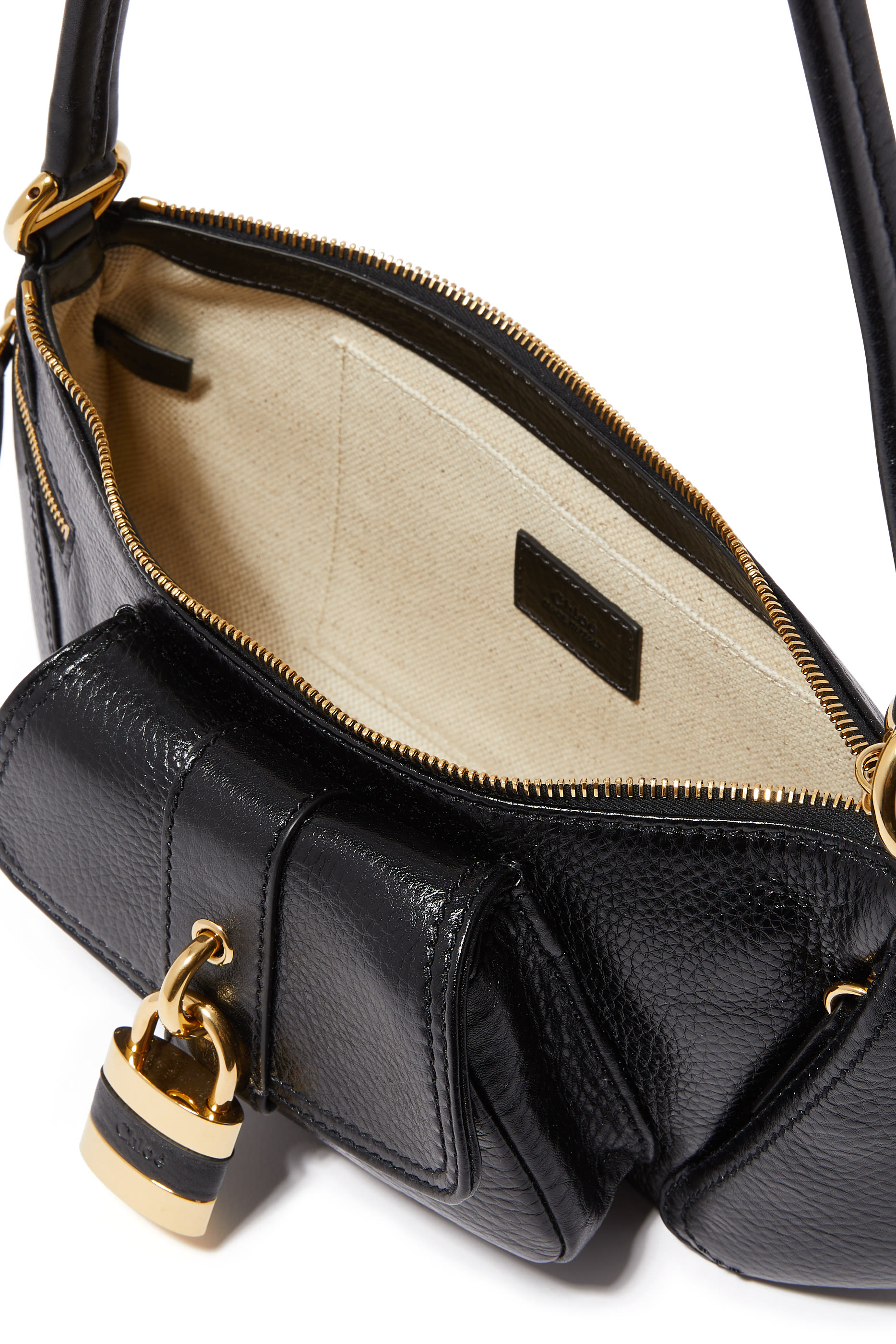 حقيبة كتف جلد