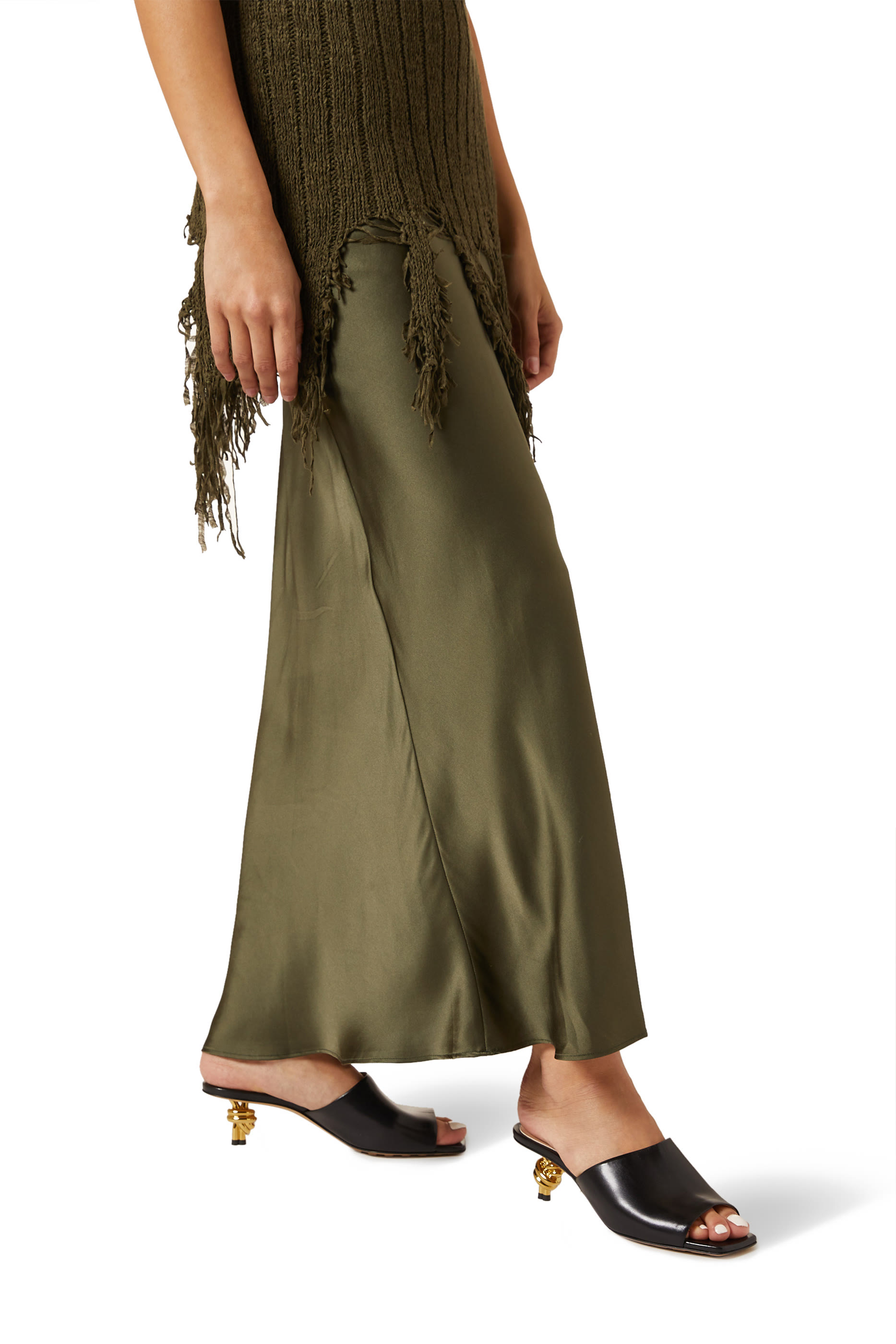 حذاء 45 مفتوح من الخلف بعقدة