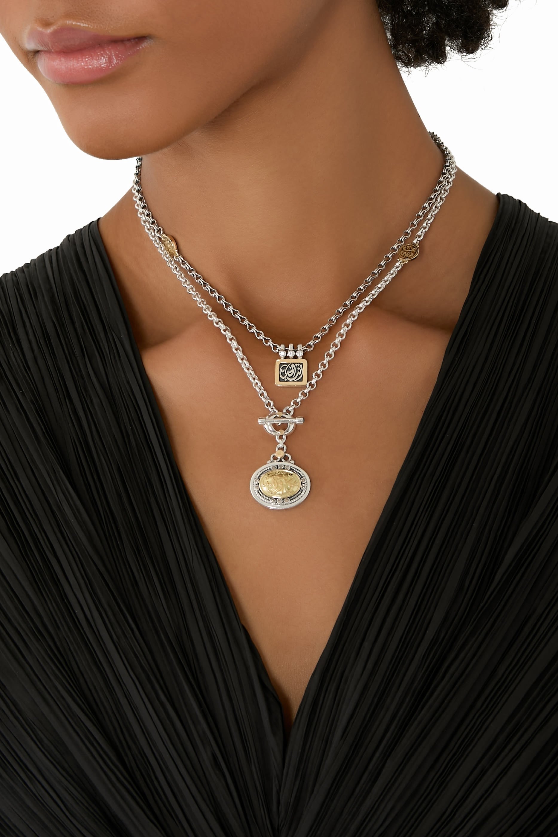 قلادة بدلاية بنقشة خط بقفل على شكل حرف T مرصعة بالماس والعقيق فضة إسترلينية وذهب أصفر عيار 18