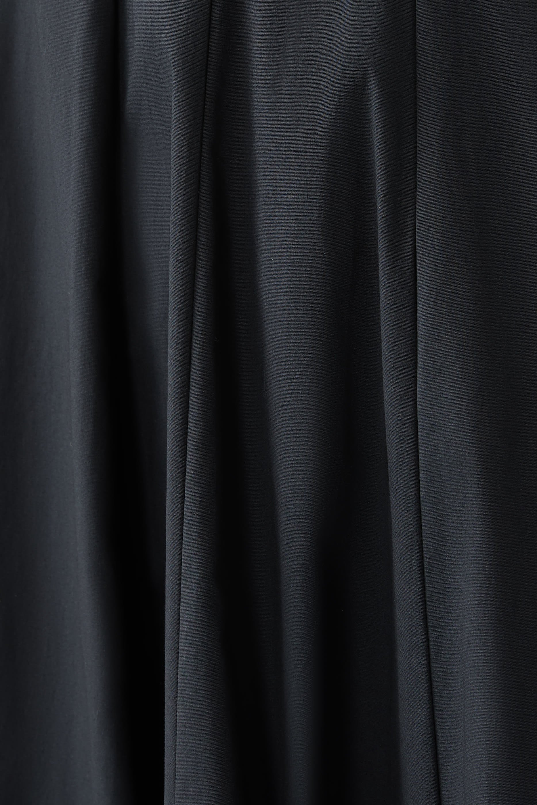 فستان ويلز بأكمام قصيرة