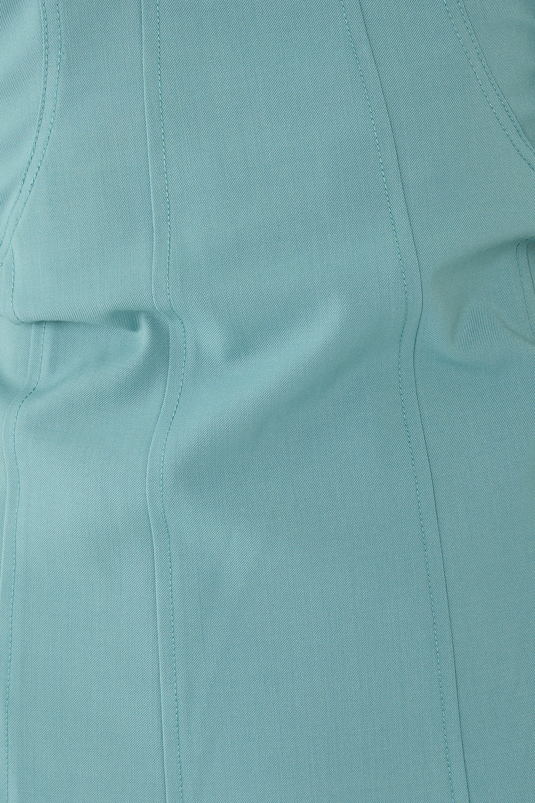 فستان نينا بأكتاف مكشوفة