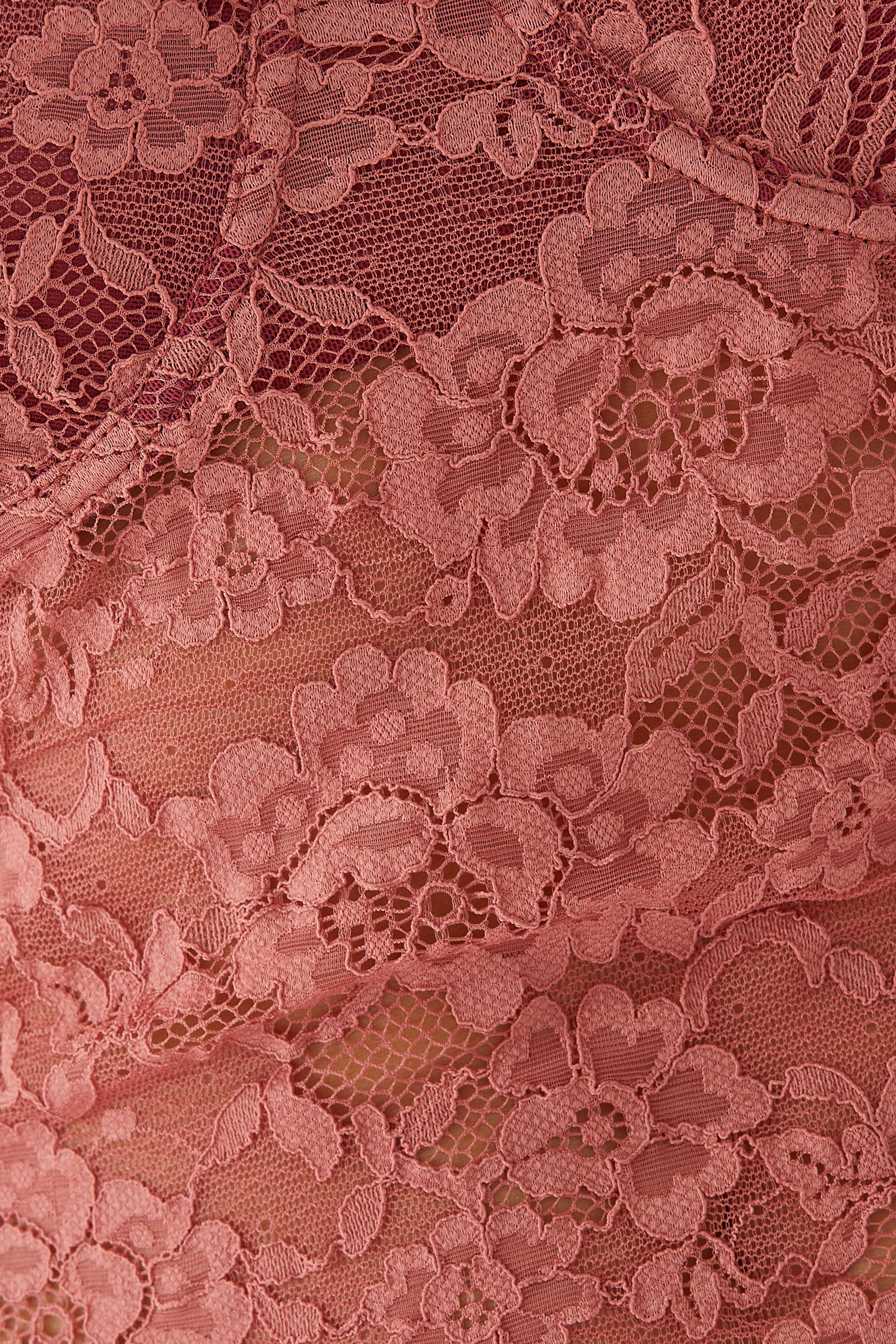 فستان او لوفر بقصة ضيقة دانتيل