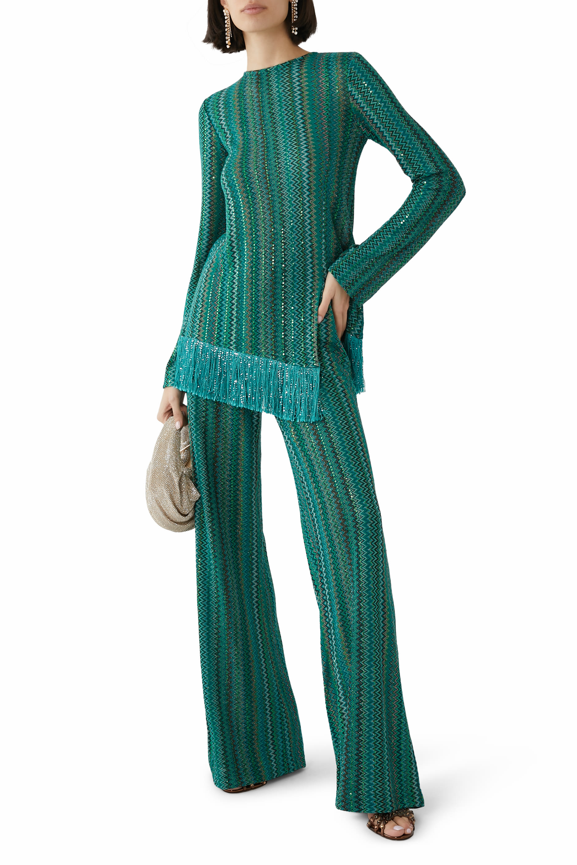 بلوزة بتصميم حصري غير متماثل بنقشة خطوط متعرجة مزينة بترتر وشراشيب راشيل