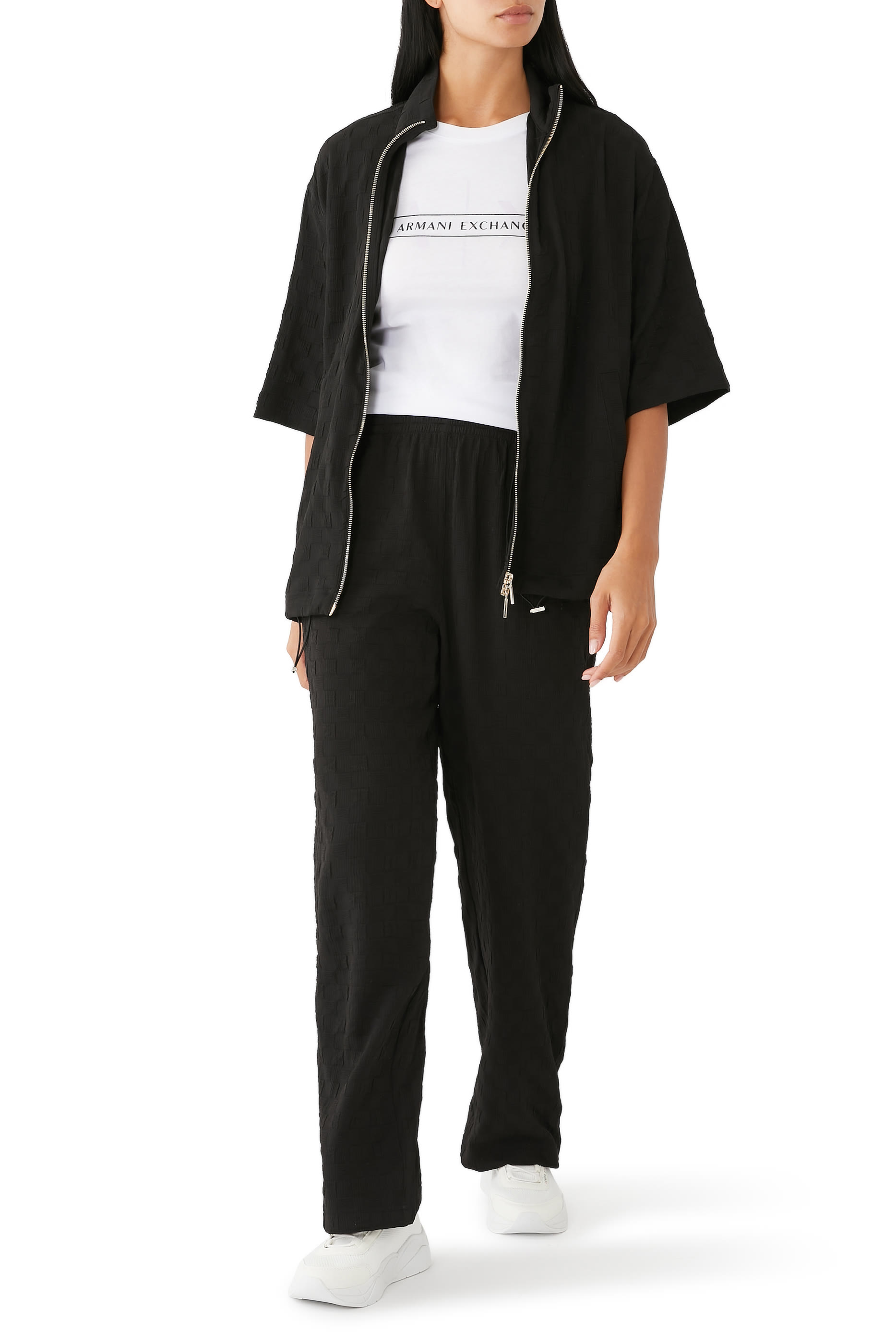 سنيكرز شير بشعار الماركة