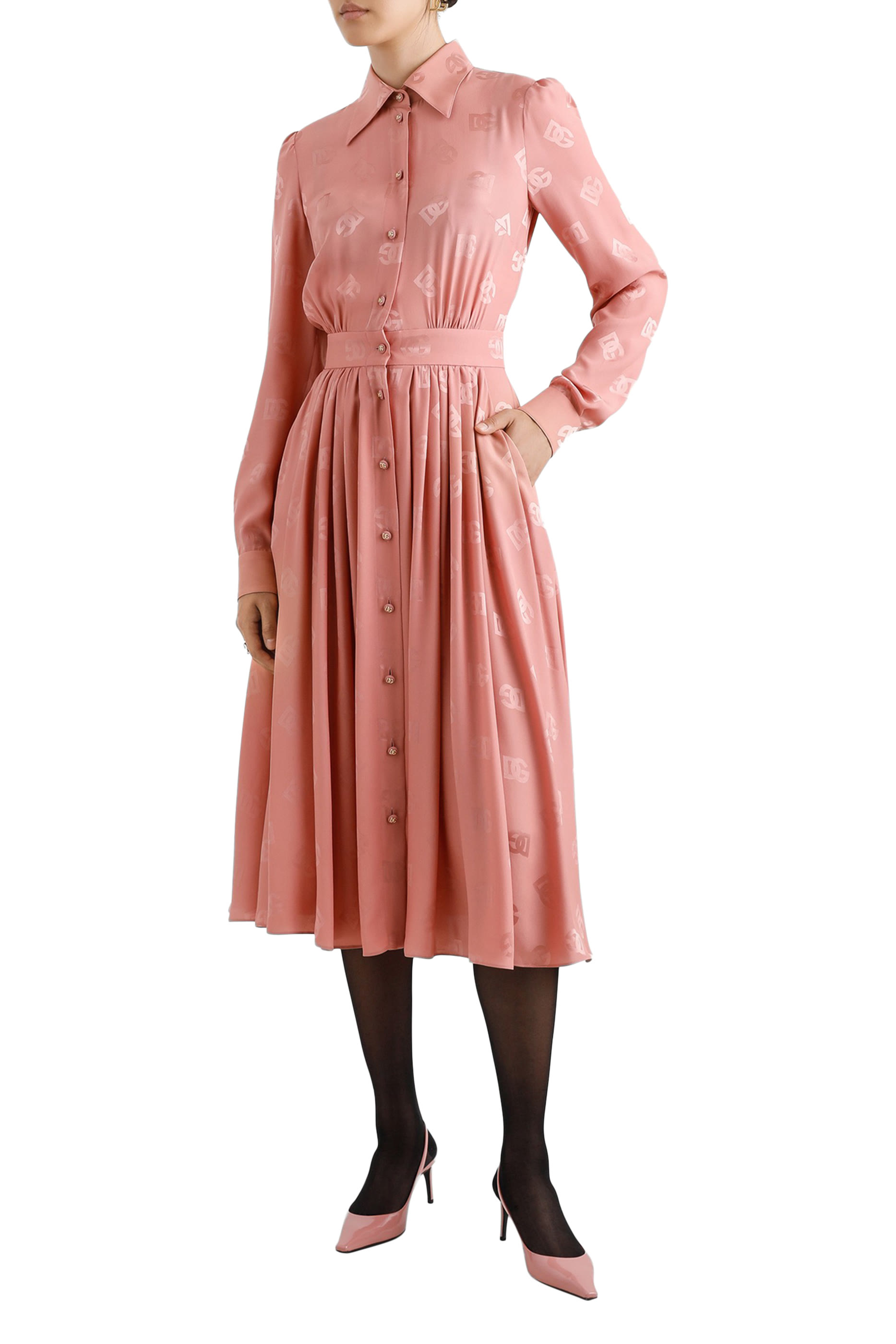 فستان متوسط الطول بنقشة حروف شعار الماركة جاكار