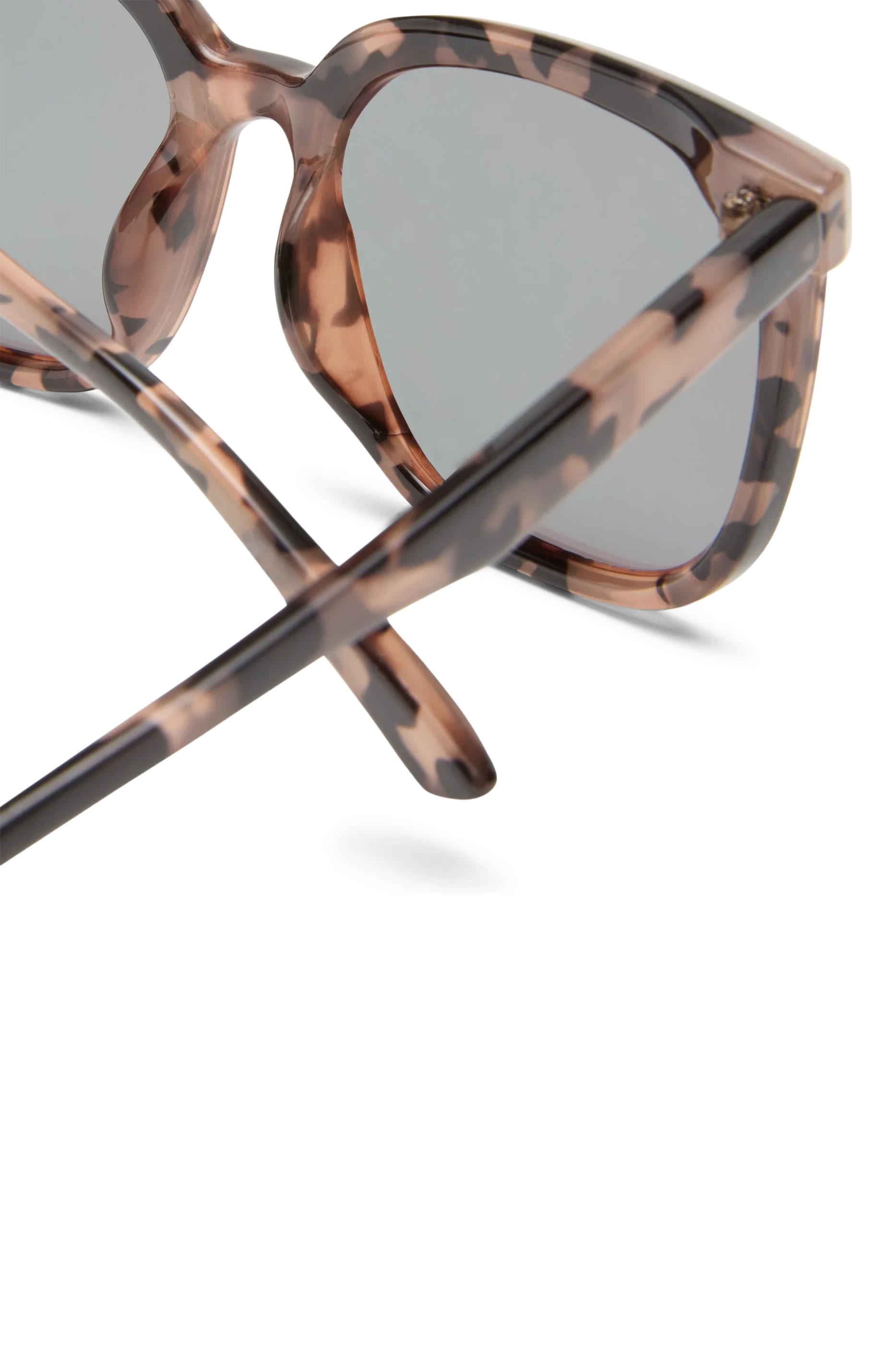 نظارة شمسية بإطار بتصميم مربع ولون جريء للأطفال