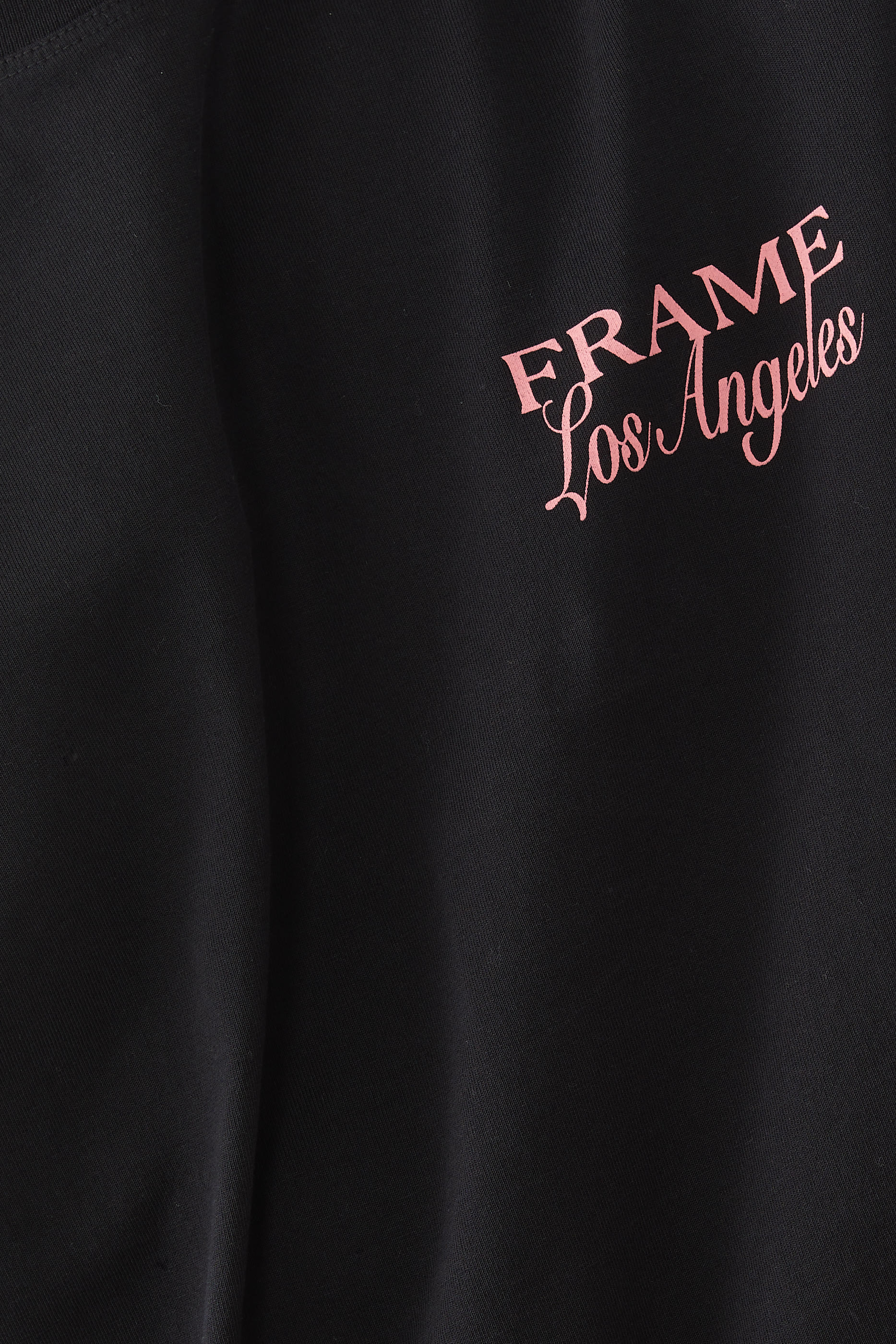 تيشيرت بشعار الماركة