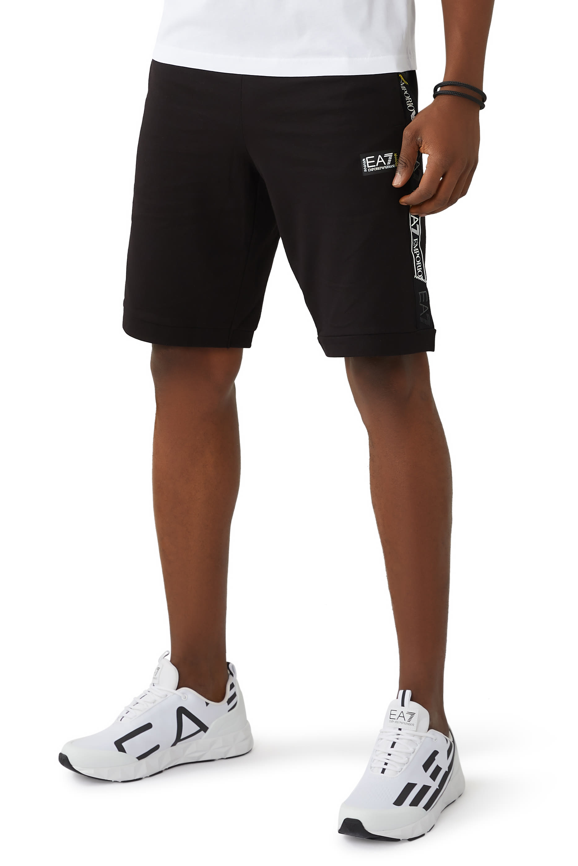 سنيكرز  ألتميت سي2 كومبات بشعار الماركة