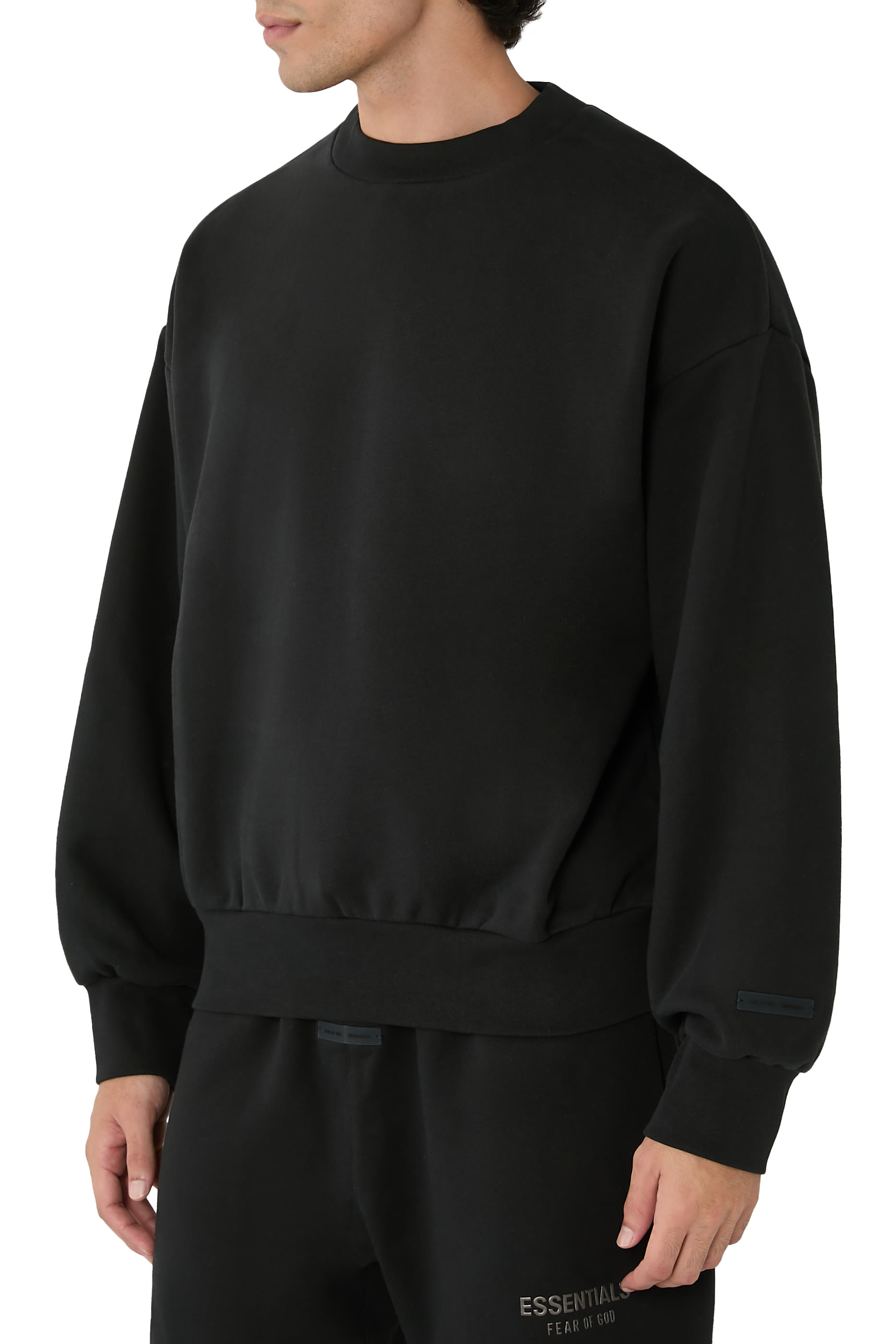 سويت شيرت بقصة كلاسيكية بياقة ضيقة