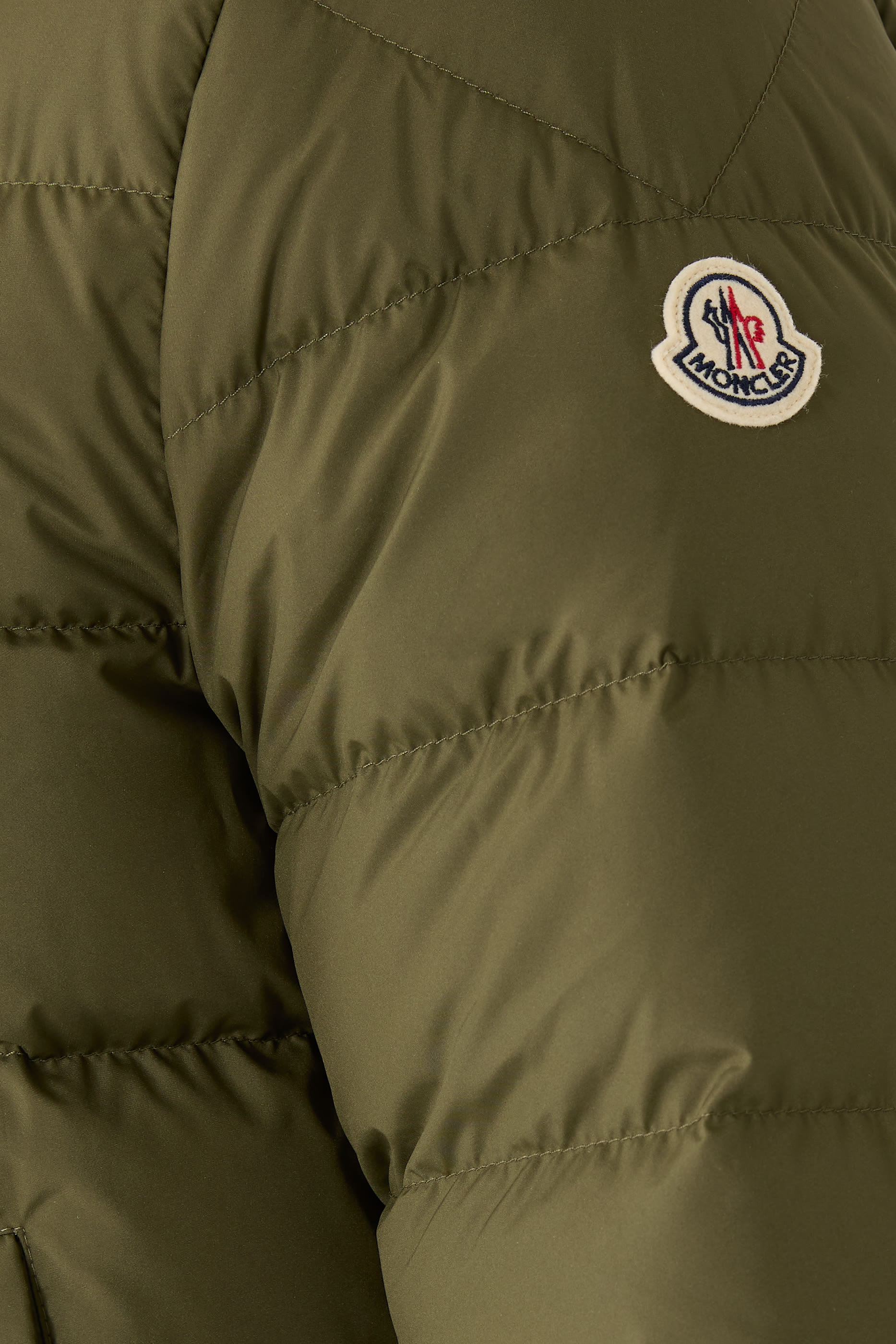 جاكيت بودينت قصير مبطن بالزغب