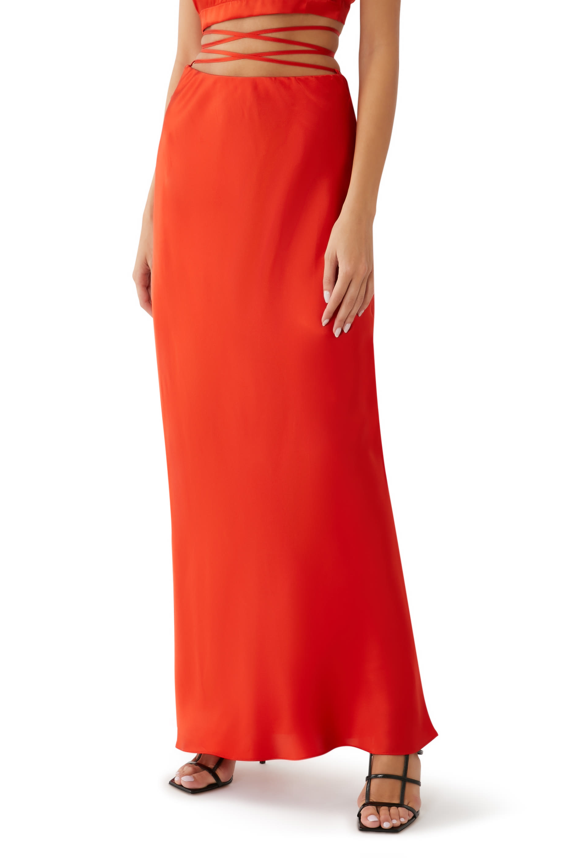 تنورة ميلينا بقصة طويلة مائلة وأربطة حرير